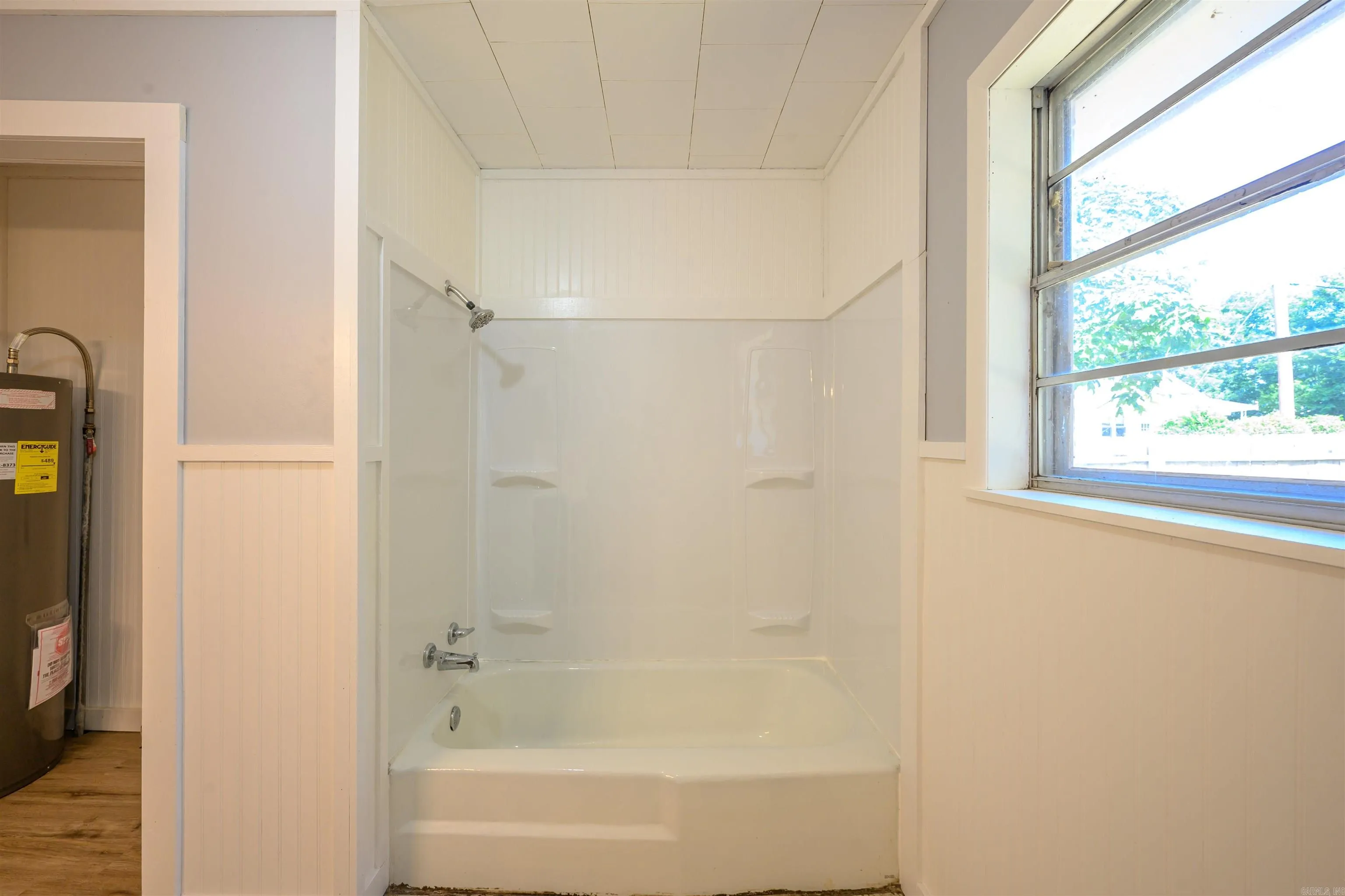 Property at 206  Union - Image 11