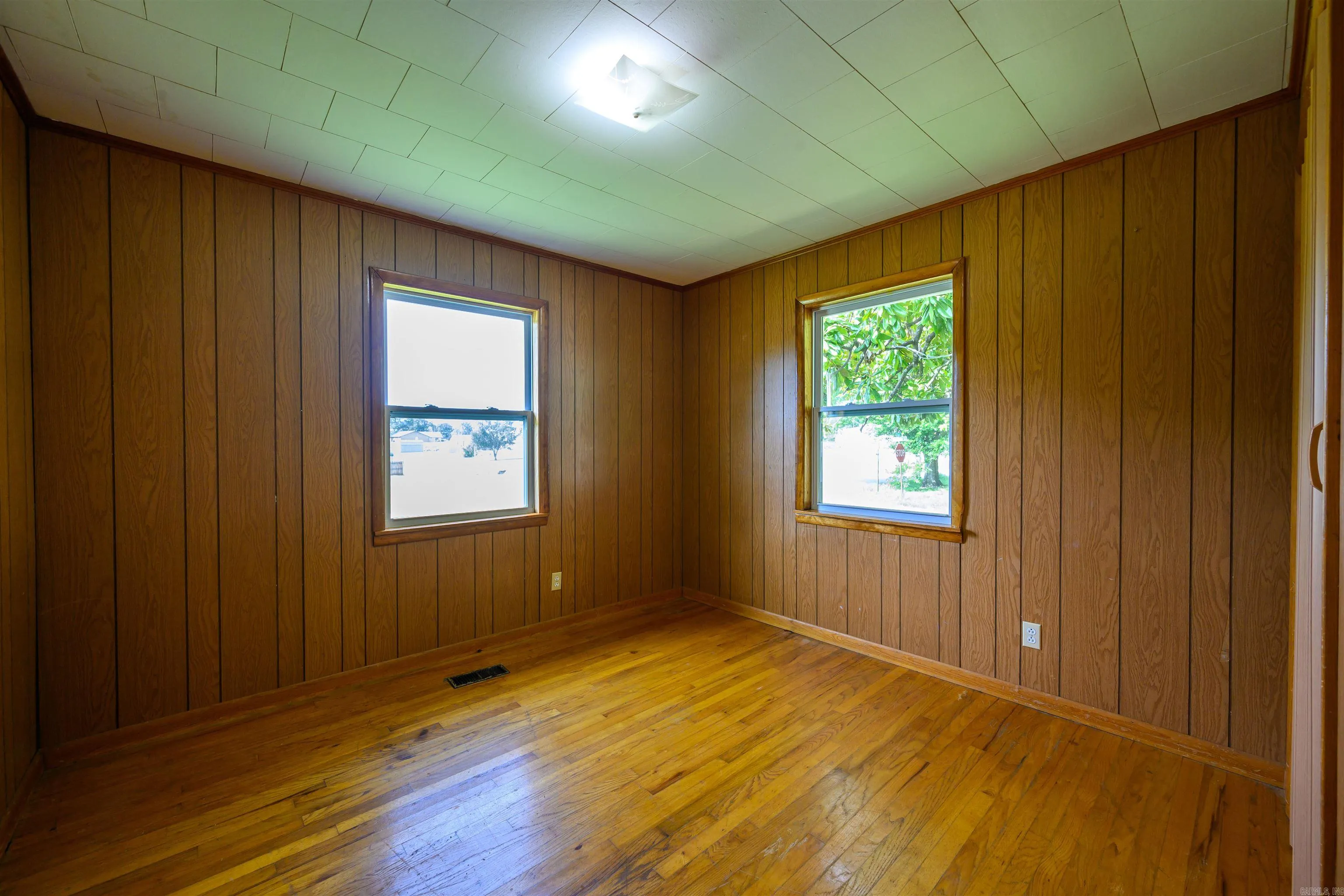 Property at 206  Union - Image 10