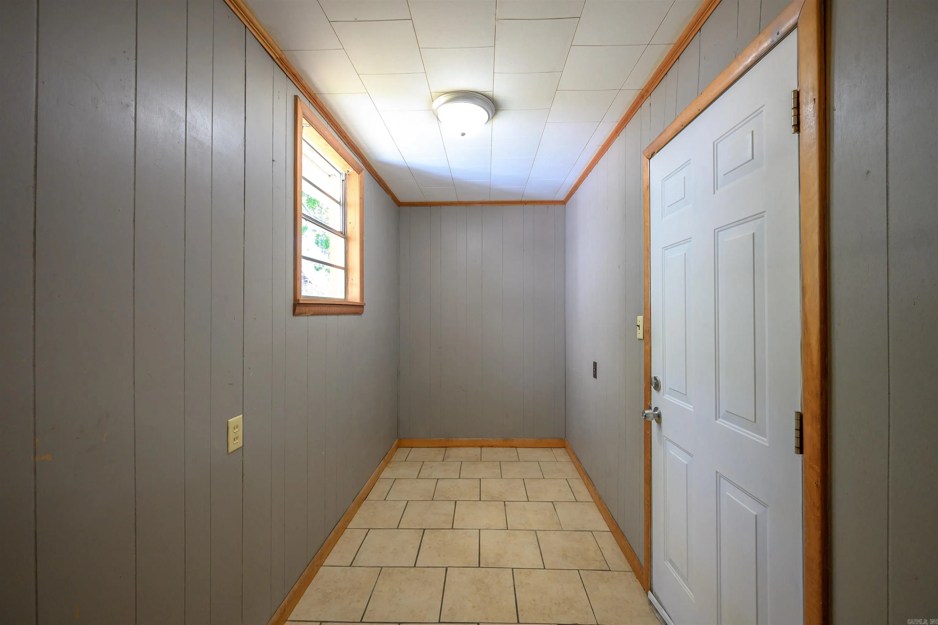 Property at 206  Union - Image 6