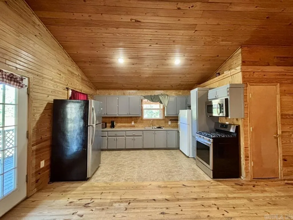 Property at 500  Pine grove ln - Image 23