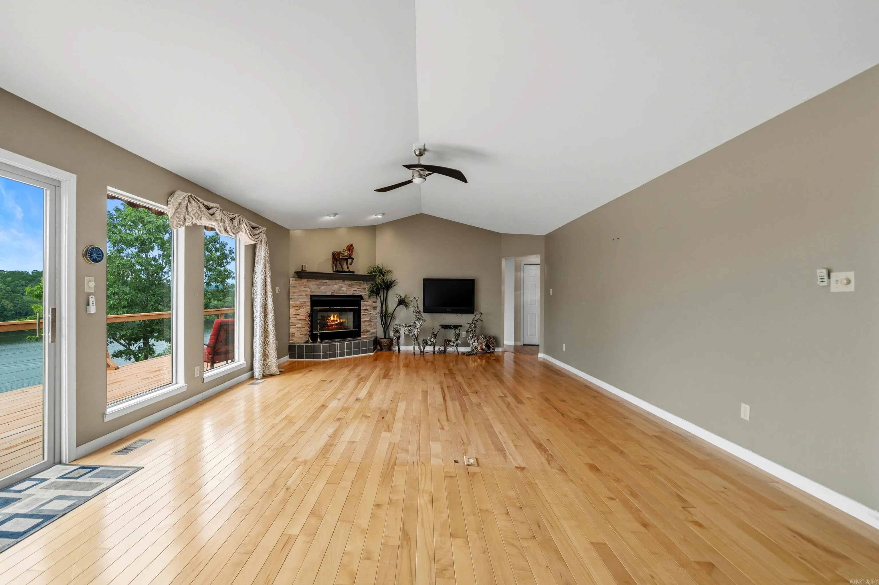 Property at 127  Medinah overlook - Image 8