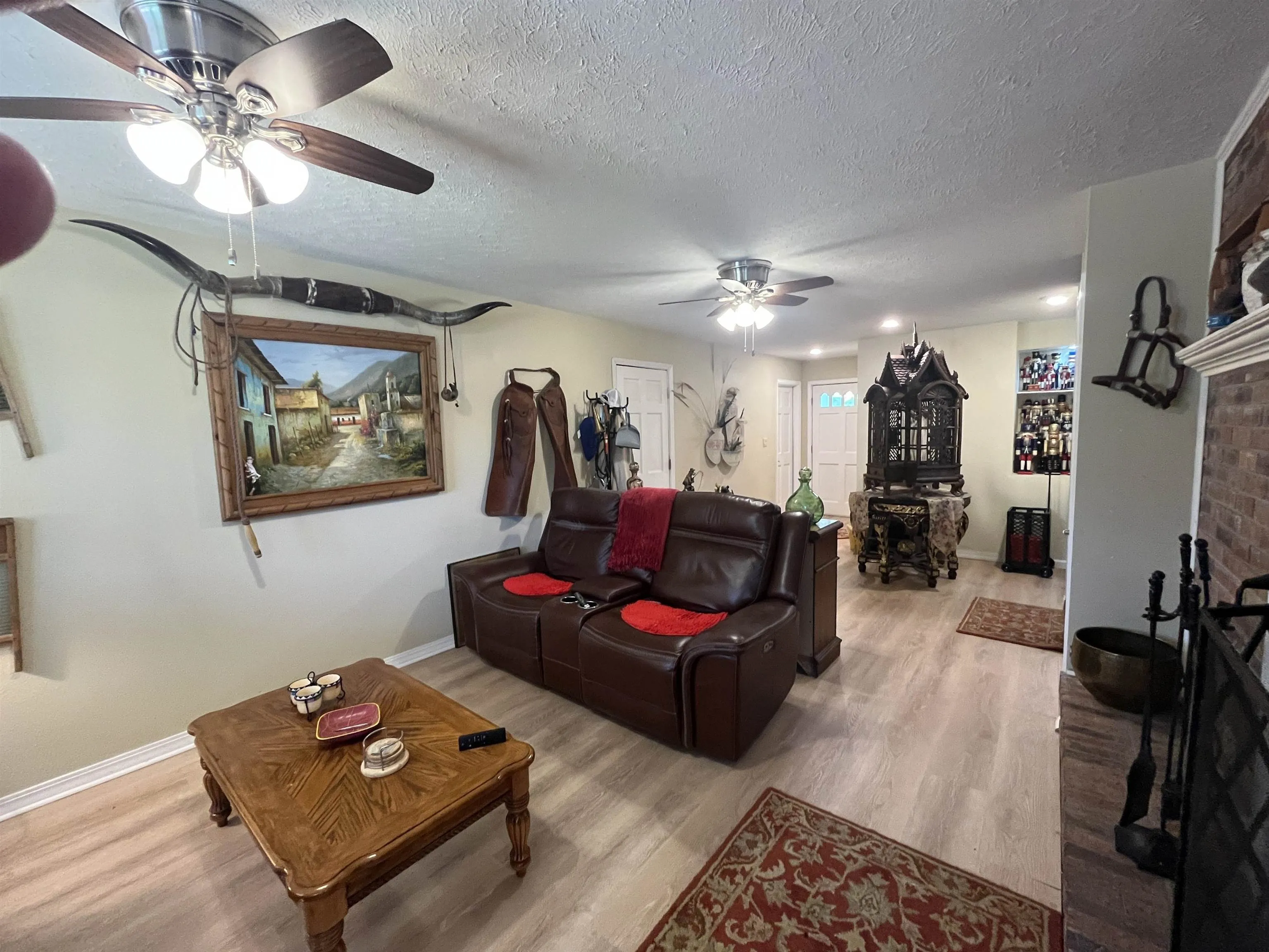 Property at 110  Emerald - Image 11