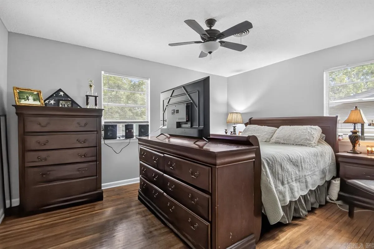 Property at 8909  Holiday dr - Image 24