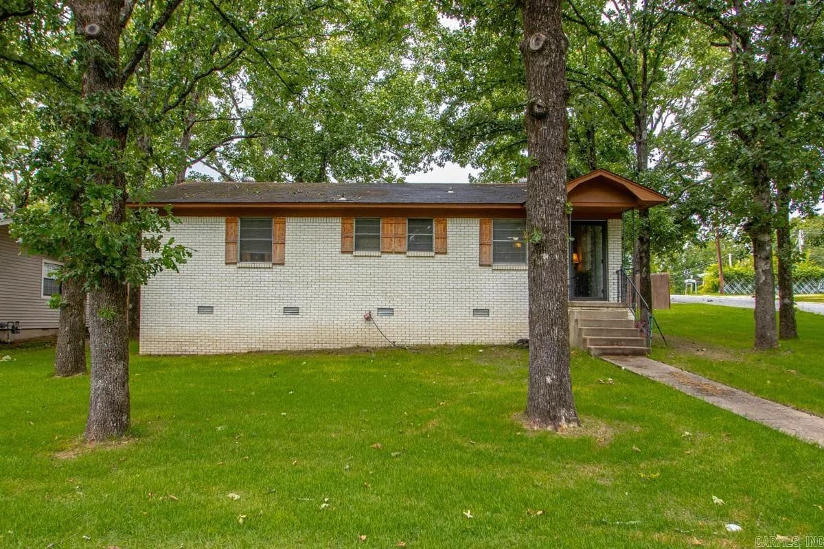Property at 8909  Holiday dr - Image 3