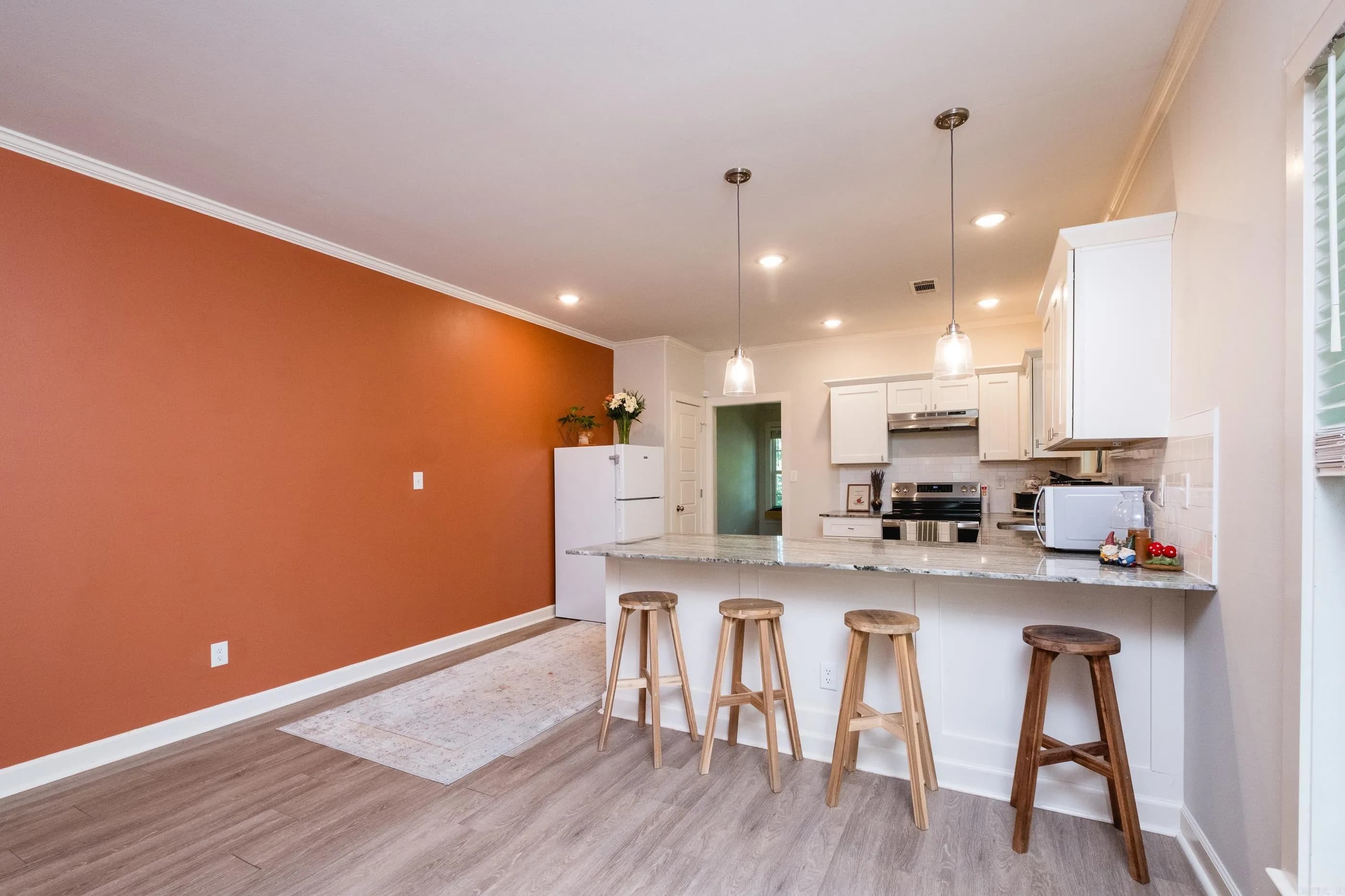 Property at 3302  Lamar - Image 14