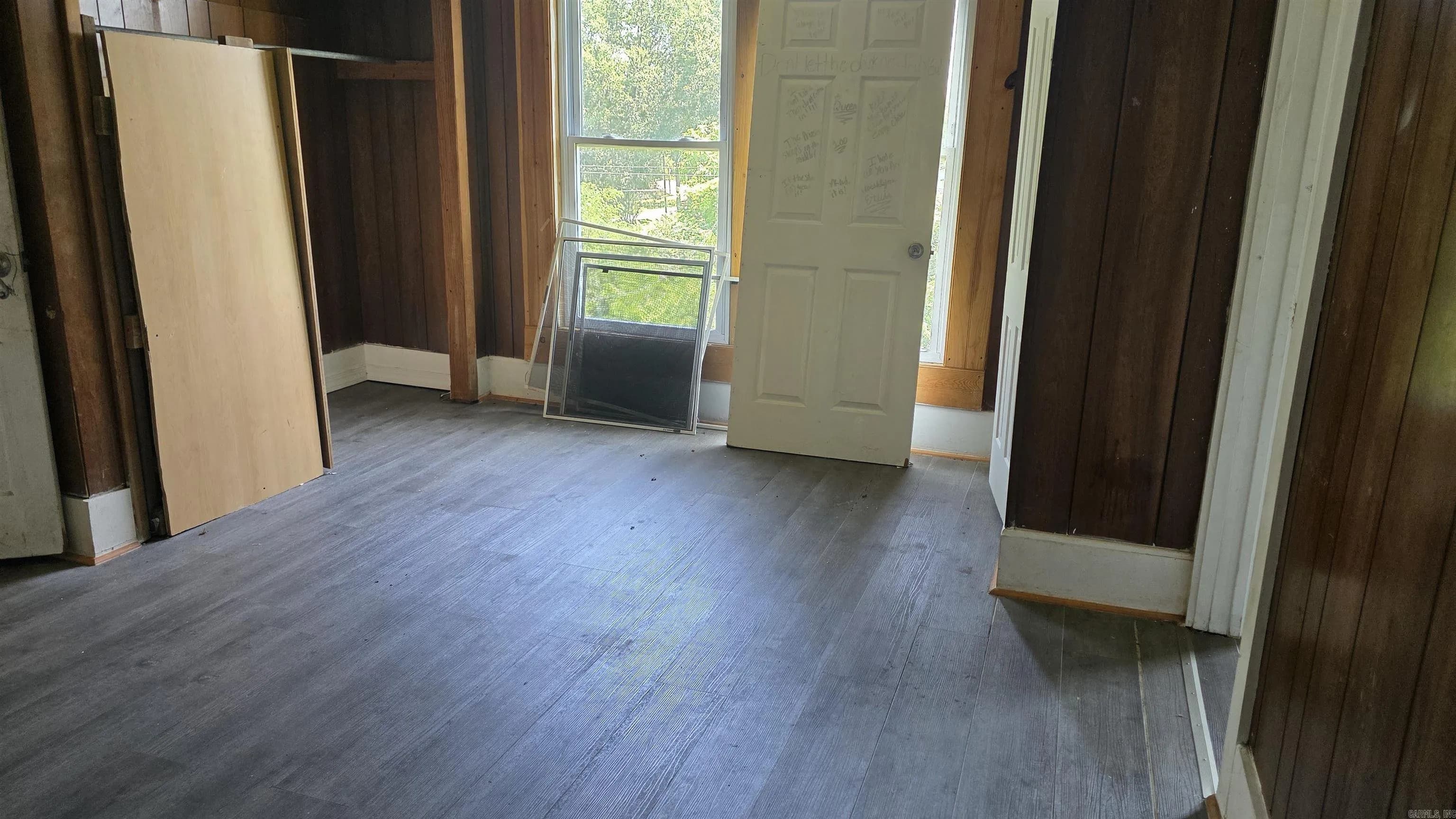 Property at 811  Wallace - Image 16