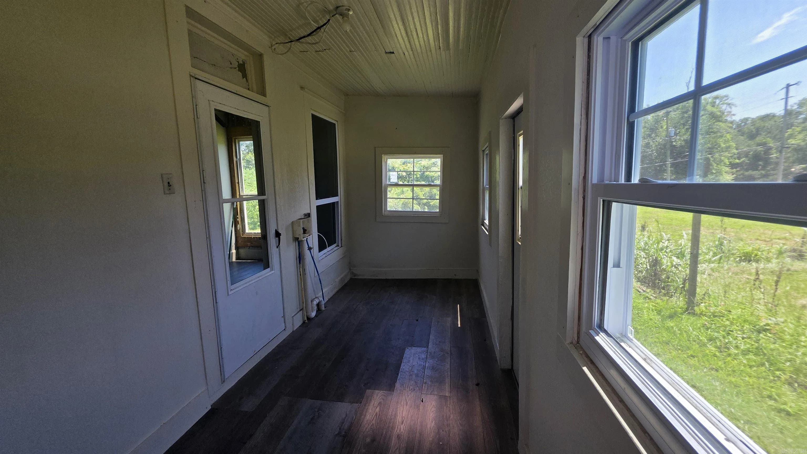 Property at 811  Wallace - Image 10