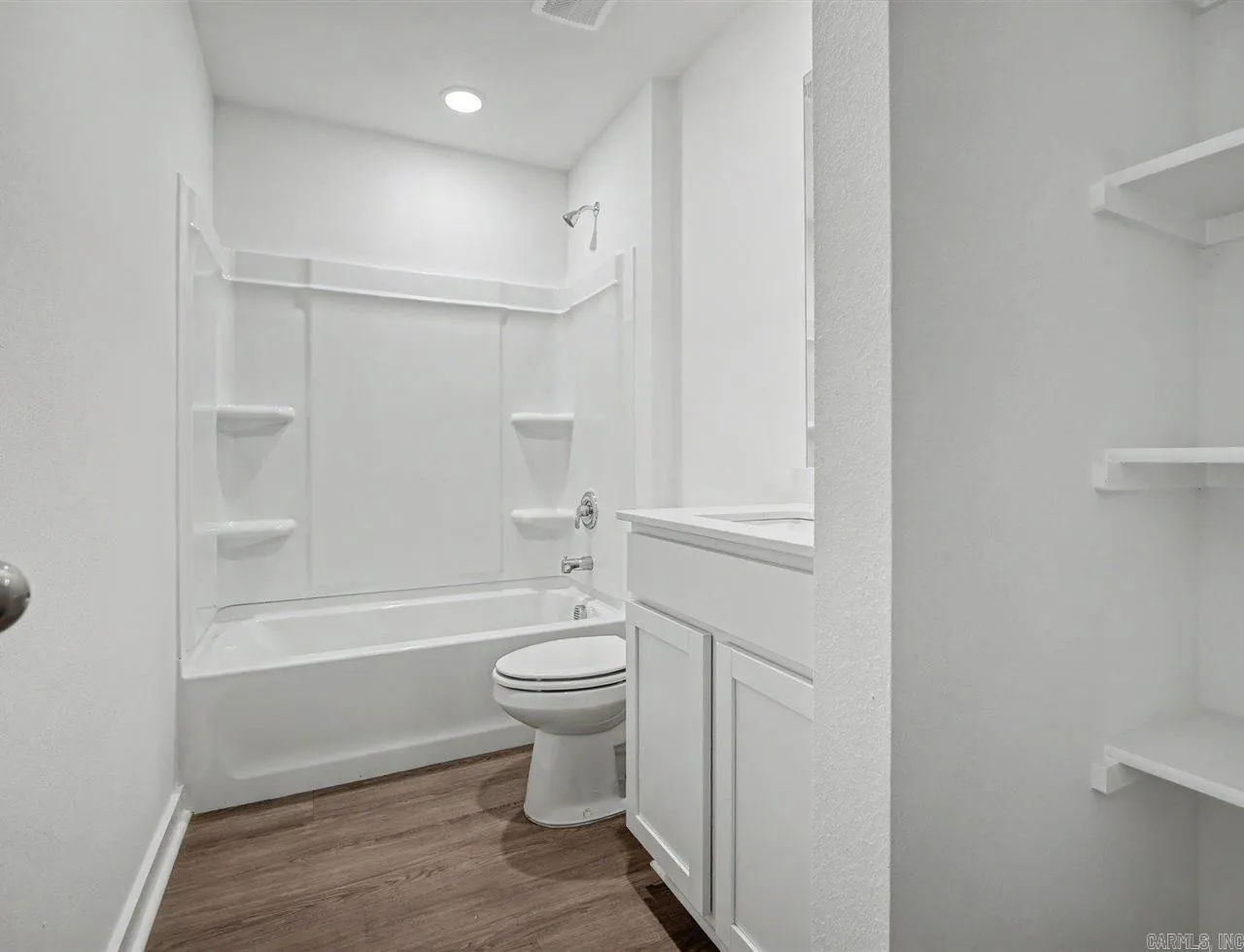 Property at 506 S Cherry - Image 13