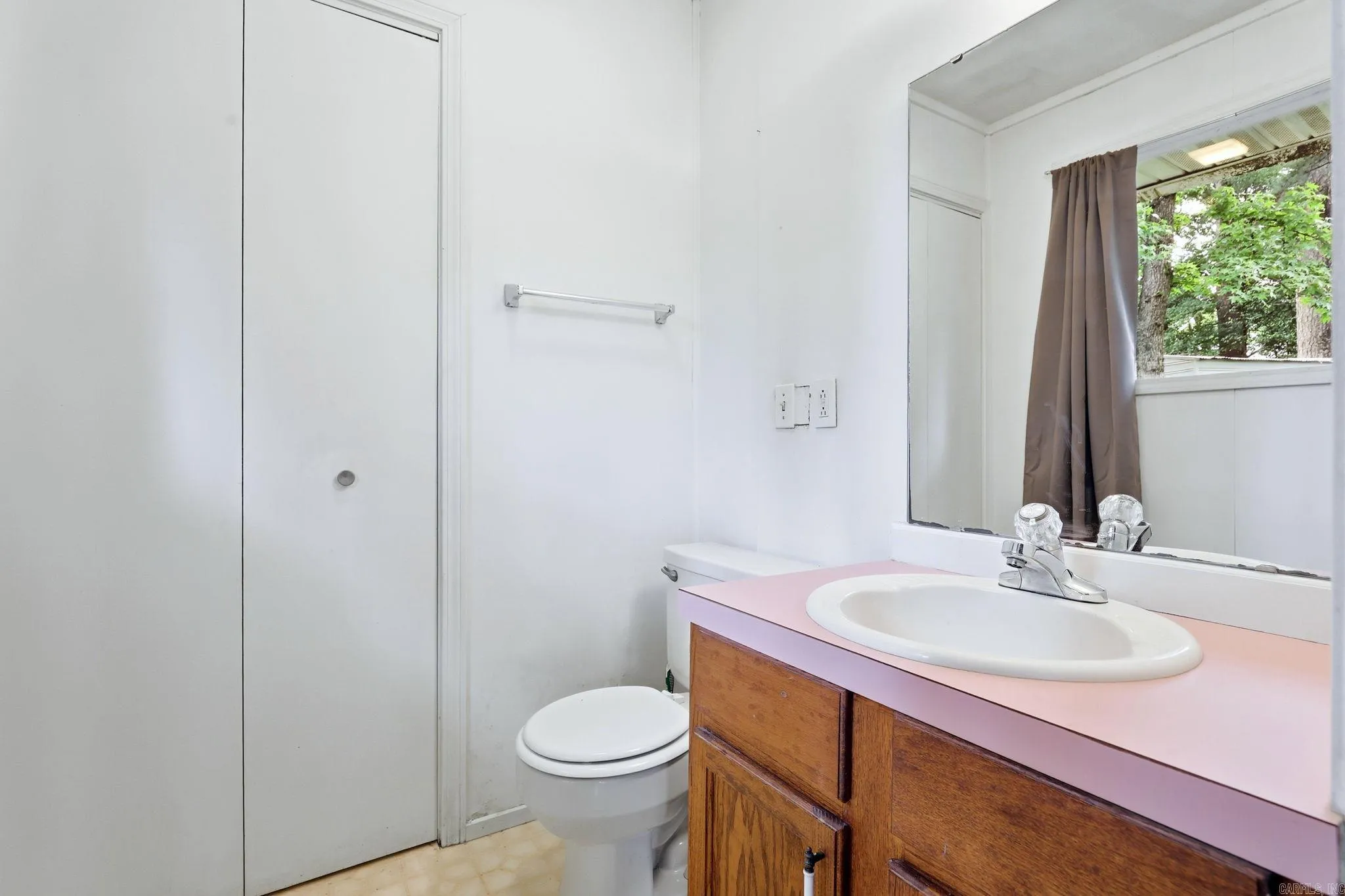 Property at 2515 N Lakeview - Image 12