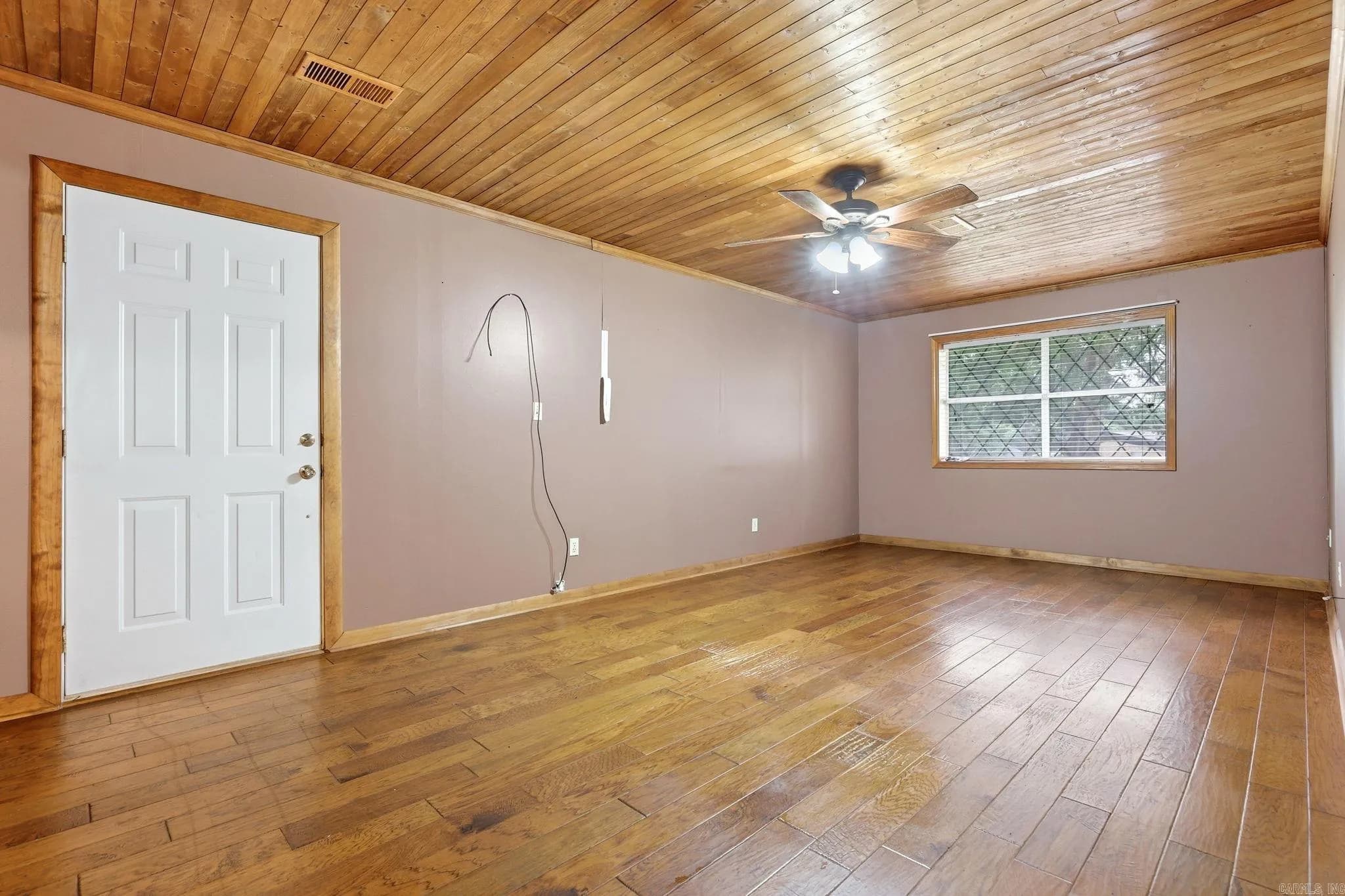 Property at 2515 N Lakeview - Image 7