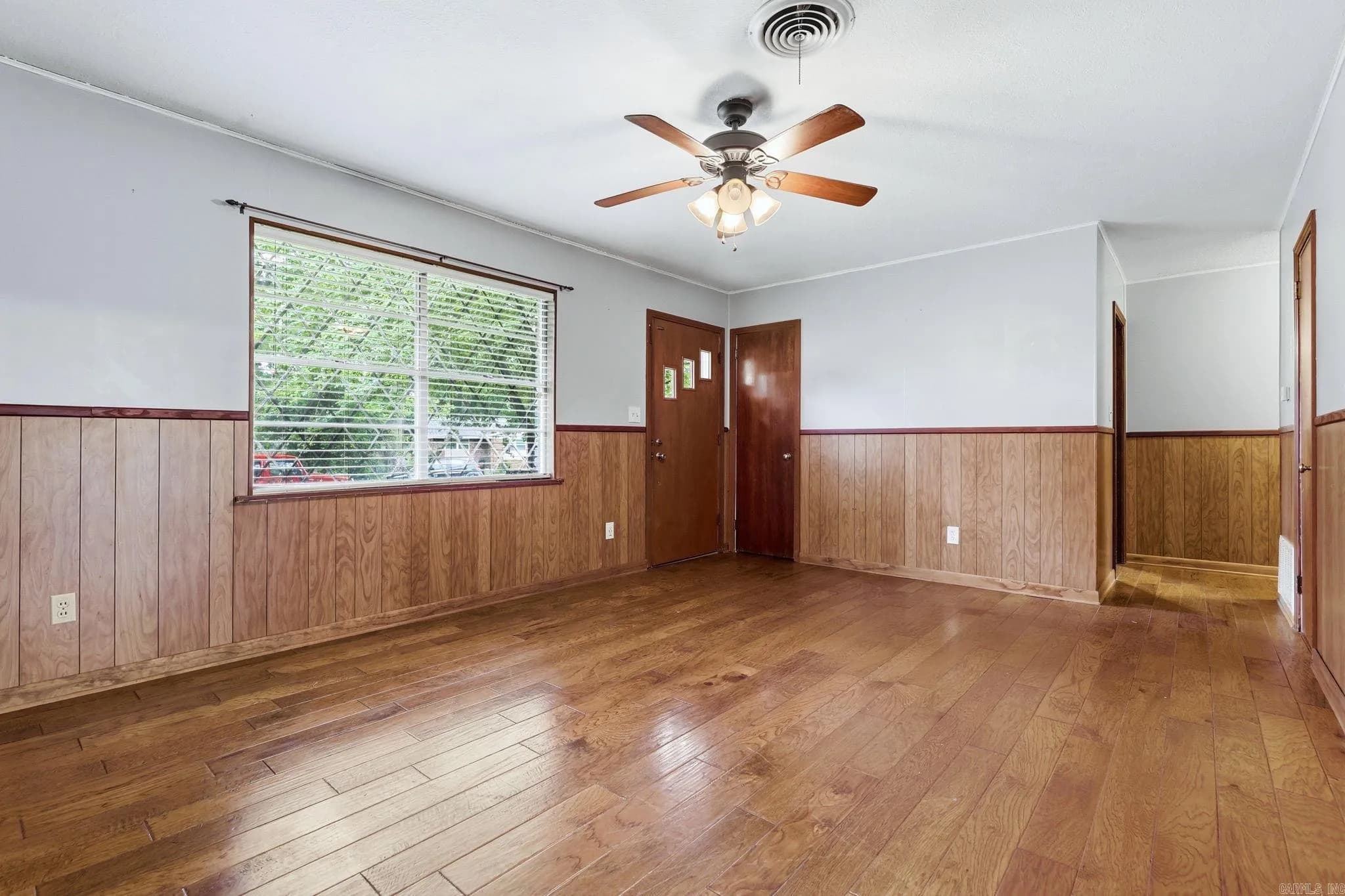 Property at 2515 N Lakeview - Image 5