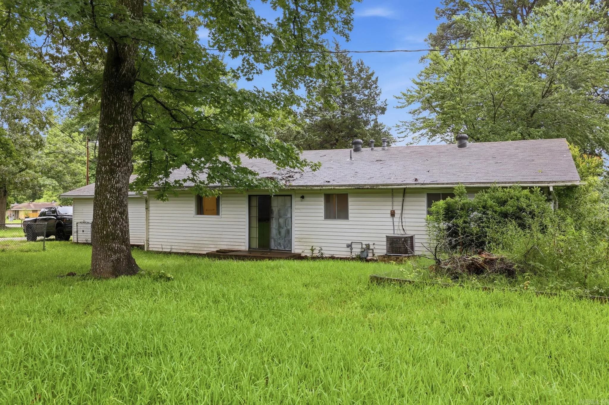 Property at 2515 N Lakeview - Image 13