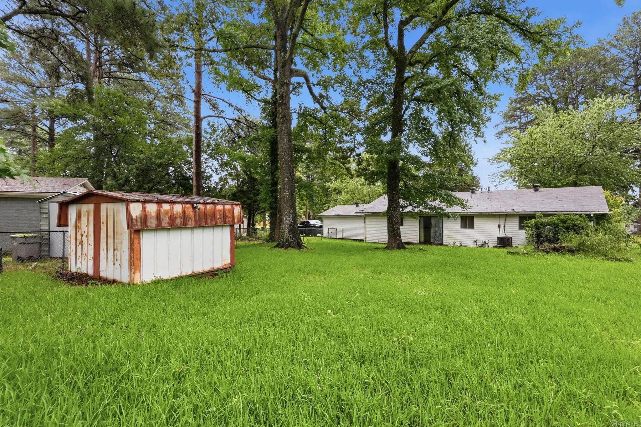 Property at 2515 N Lakeview - Image 14