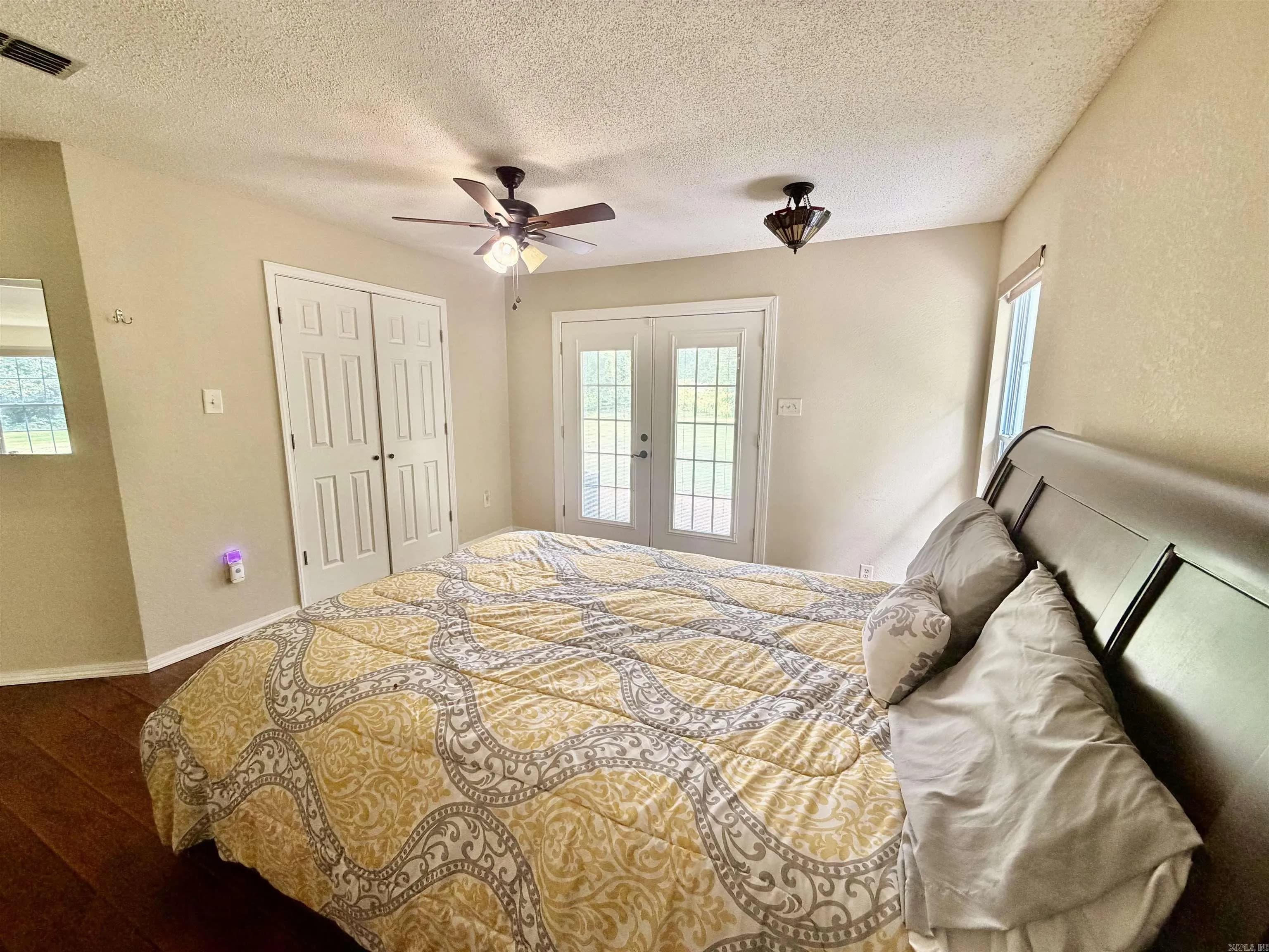 Property at 1407 S Trotter - Image 33