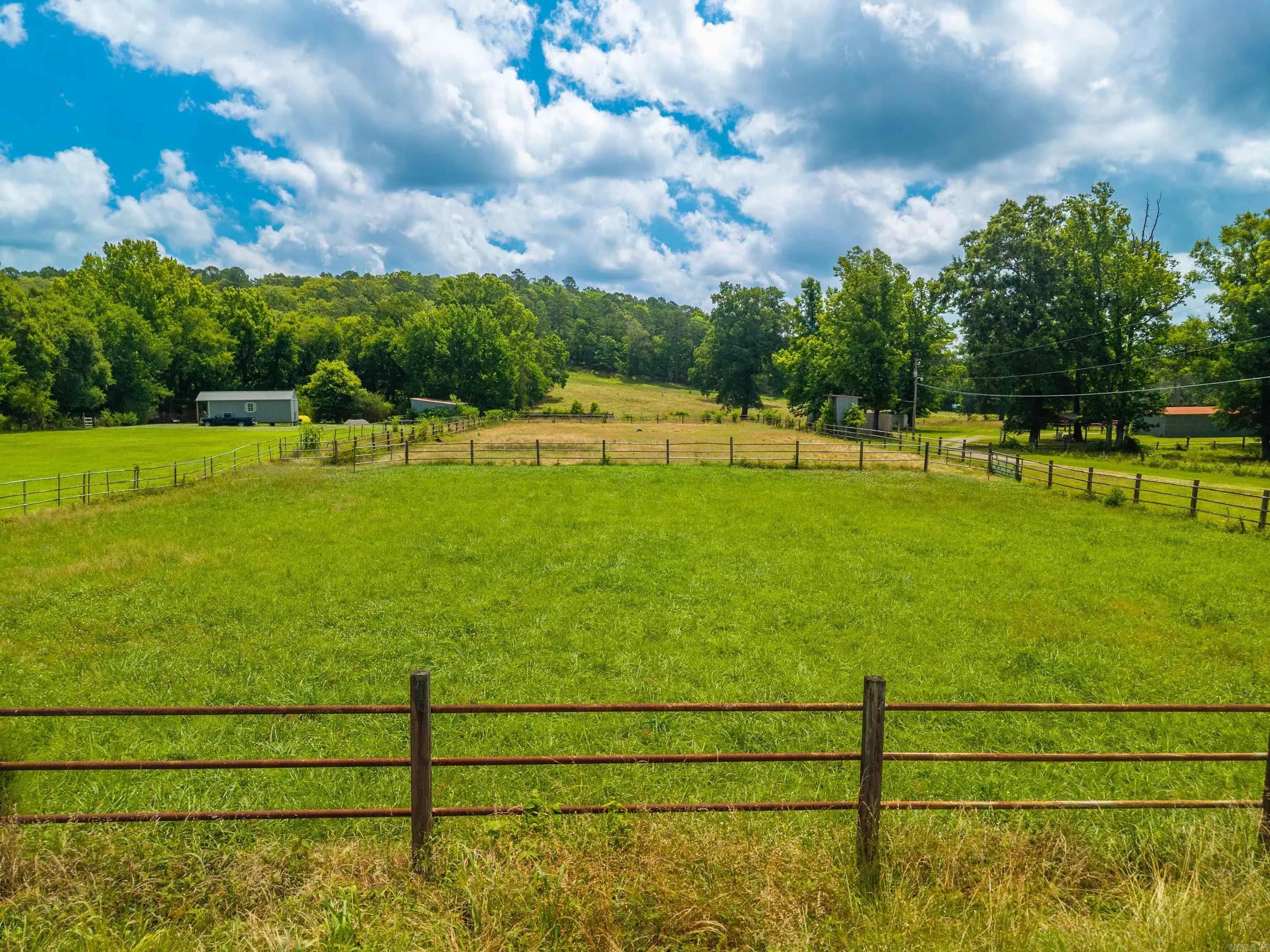 Property at 270  True grit - Image 7