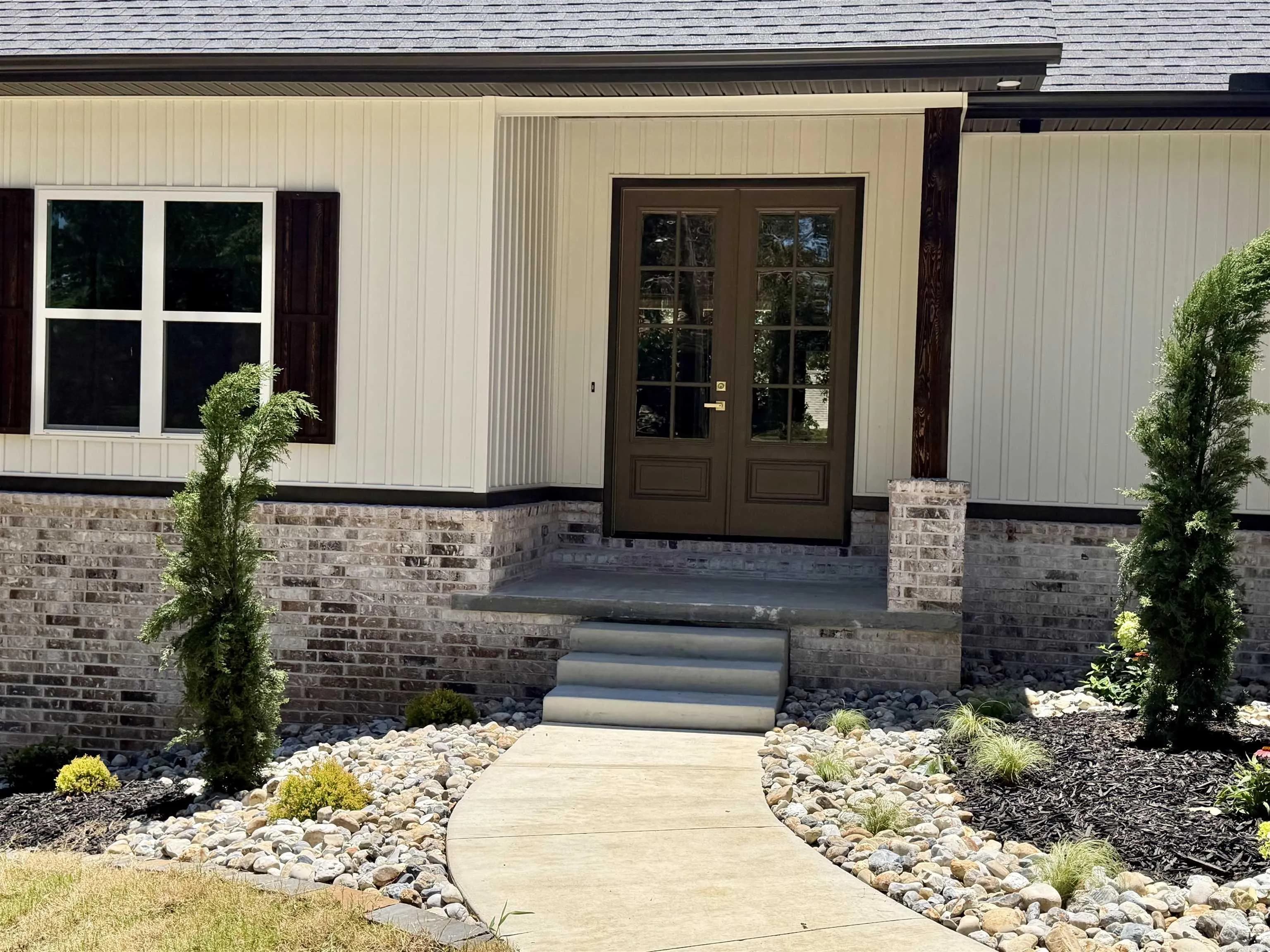 Property at 222  Skyline - Image 3