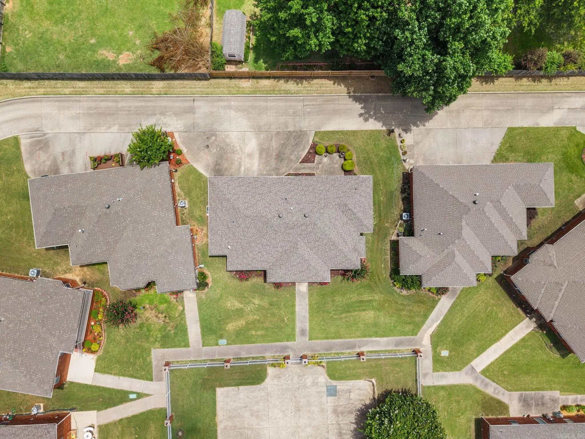 Property at 607  Dakota - Image 29