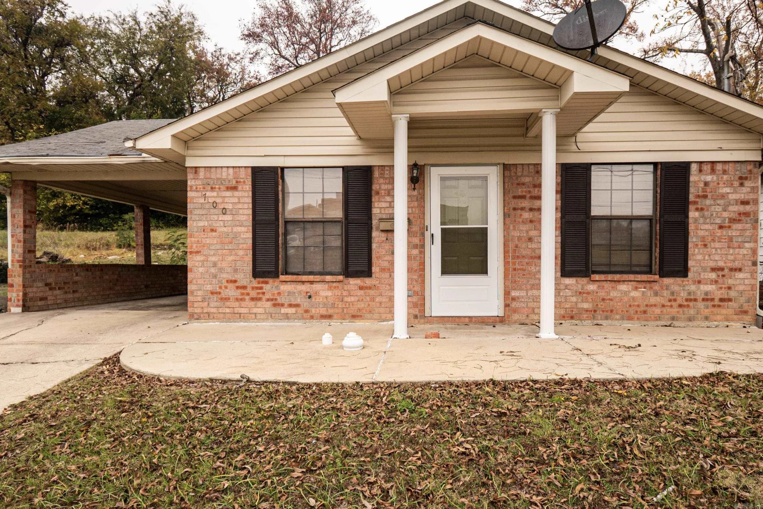 Property at 700 W 5th - Image 1