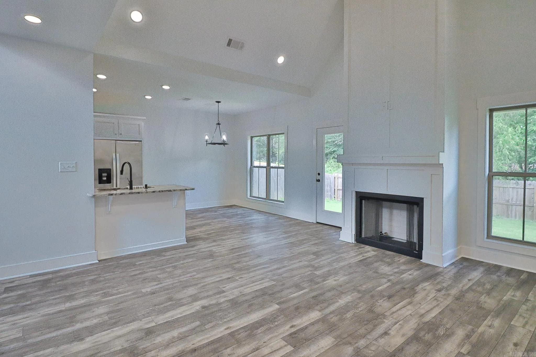 Property at 4108  Sandra - Image 13