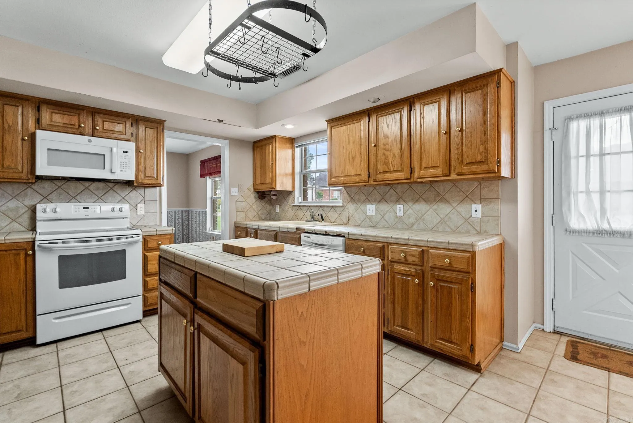 Property at 158  Lily - Image 11