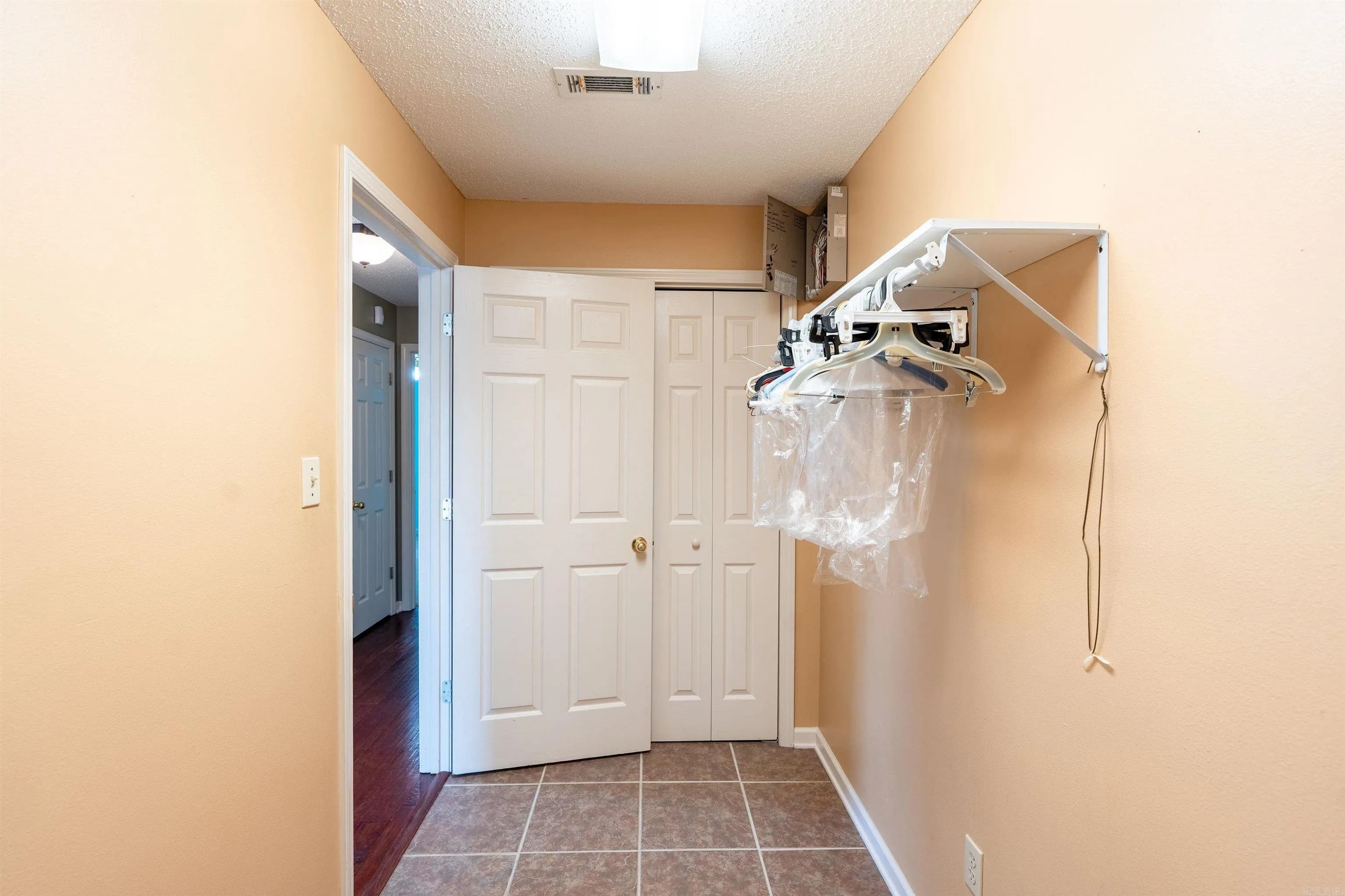 Property at 207  Crain - Image 37