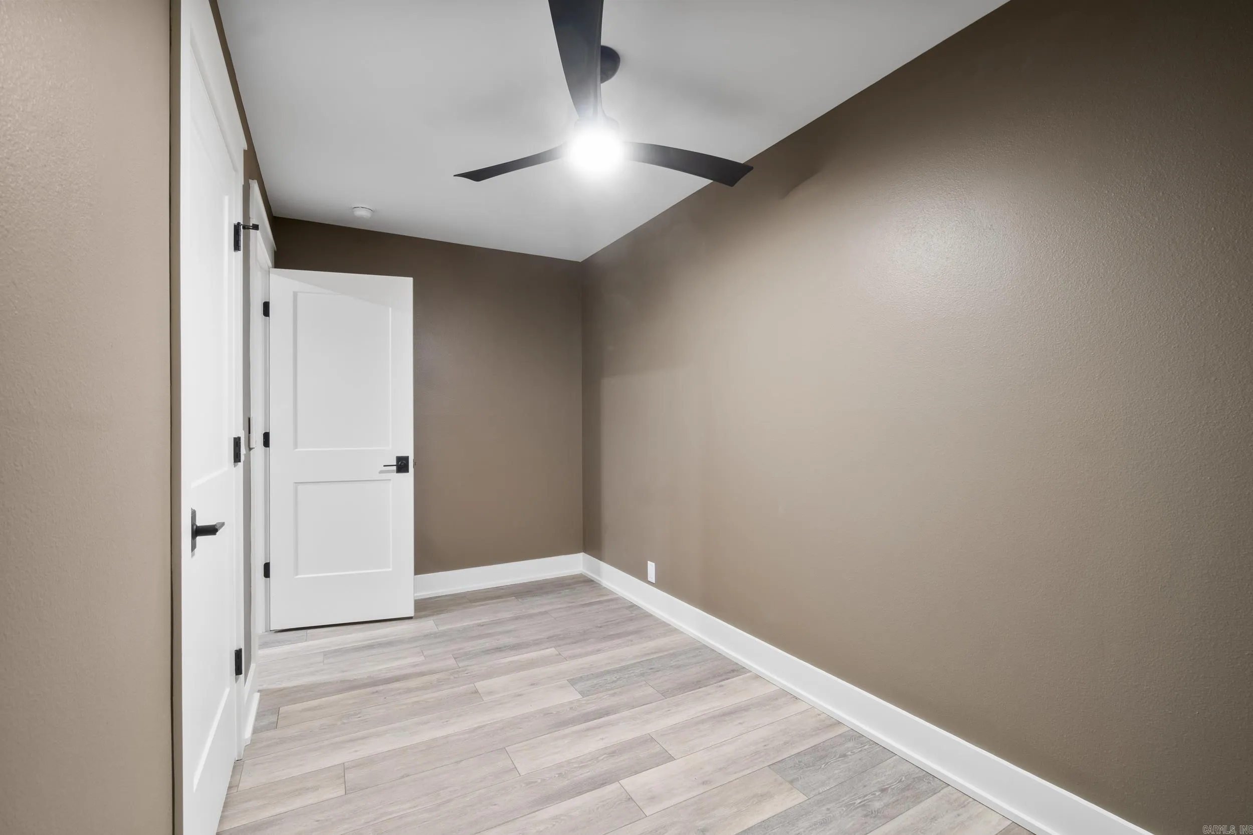 Property at 14  Baywood - Image 39