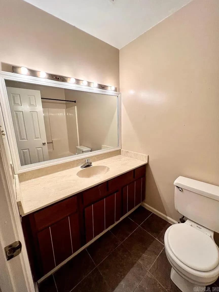 Property at 15  Brierwood - Image 20