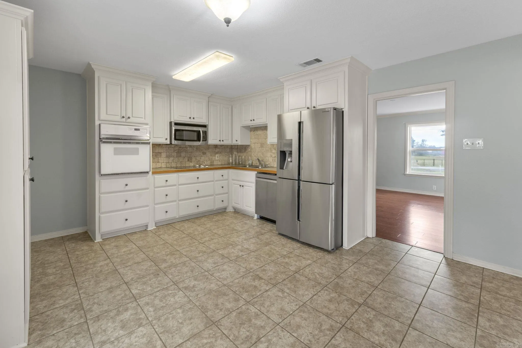 Property at 714 E Republican rd - Image 7