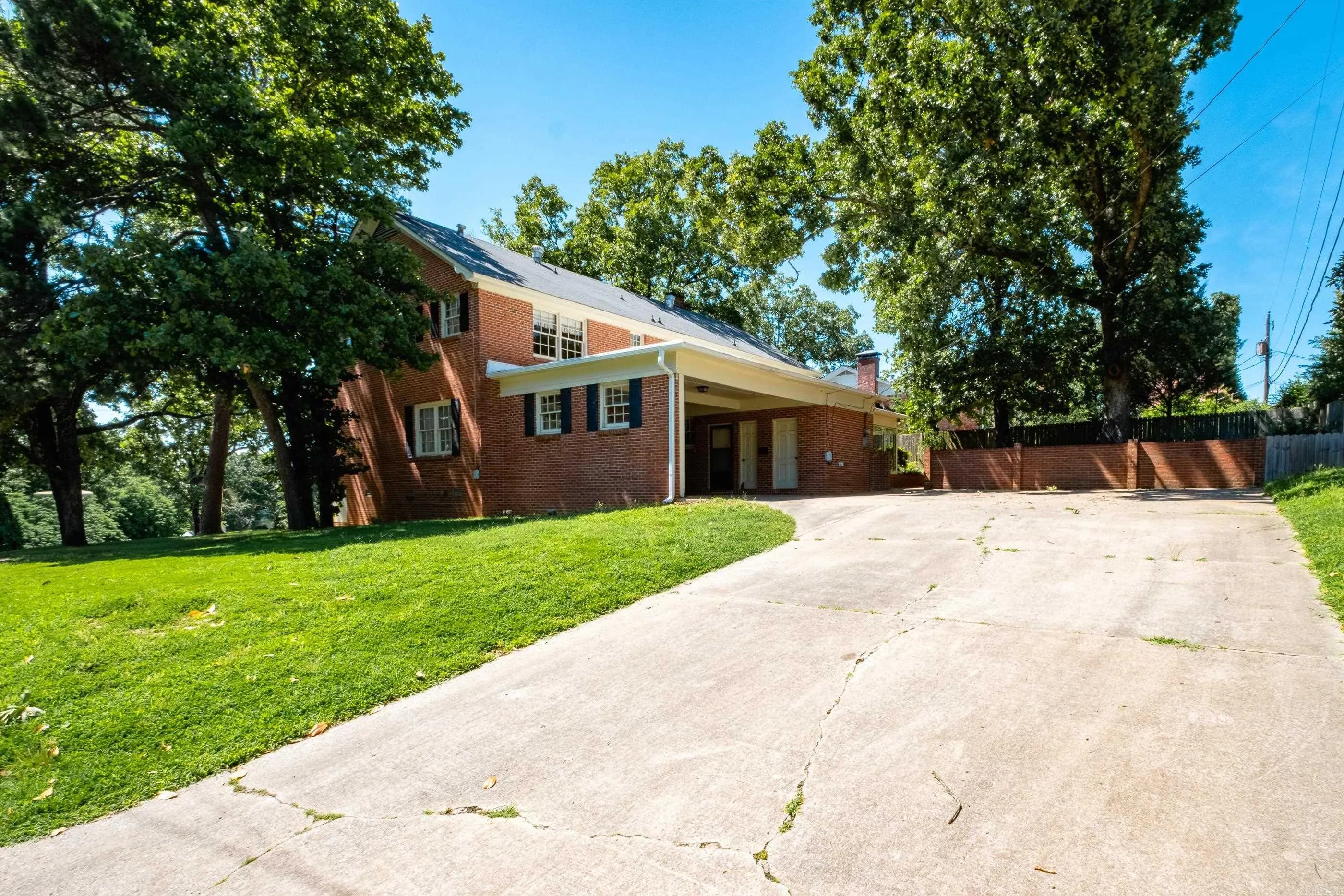 Property at 901 N Mississippi - Image 45