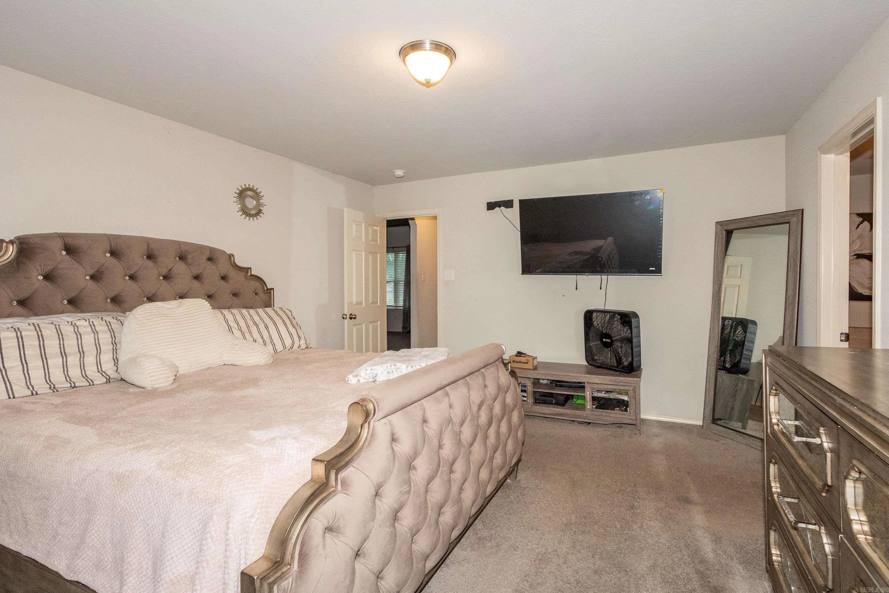 Property at 6081  Saddle hill - Image 18