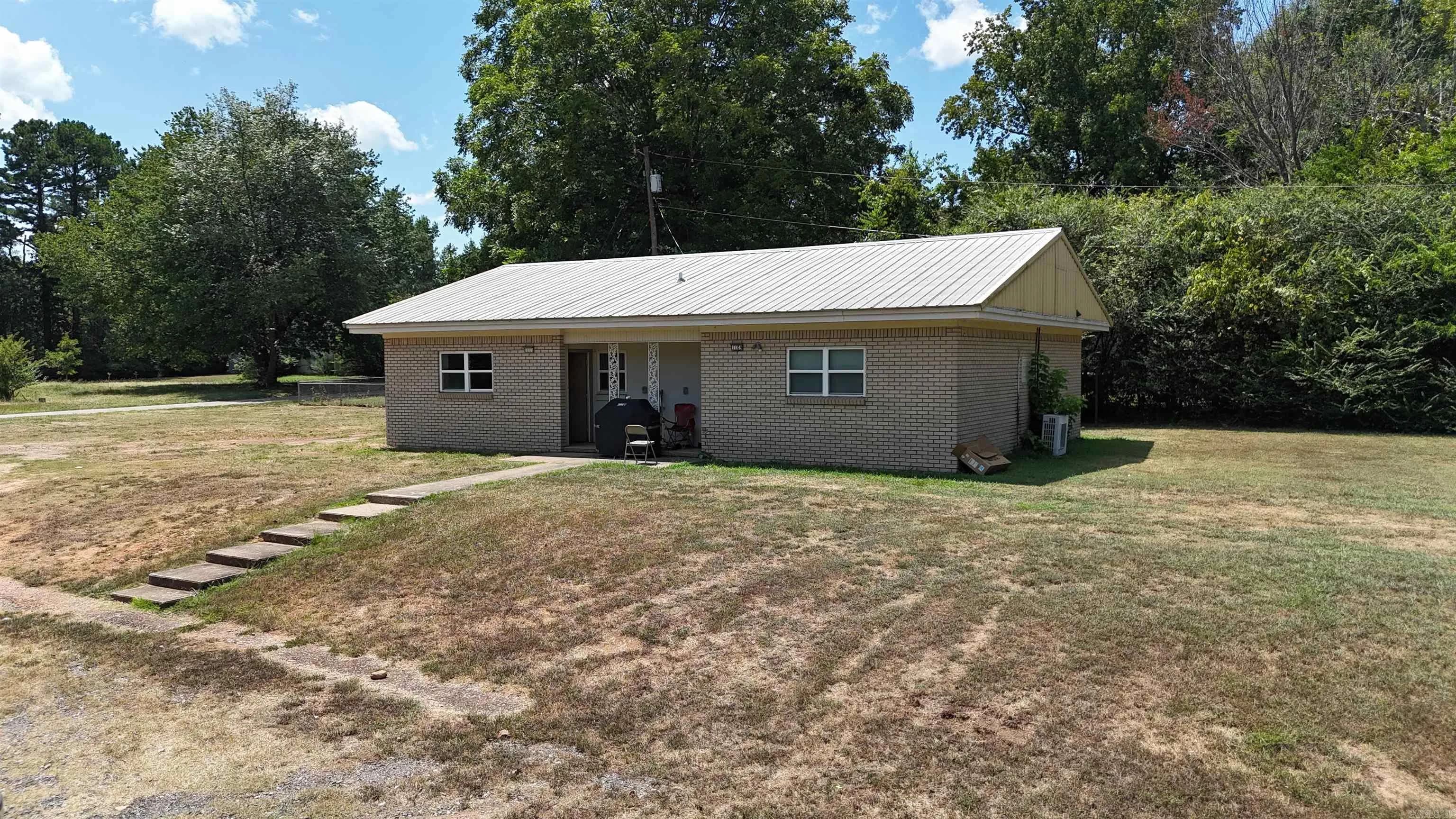 Property at 1111  Weiss - Image 2