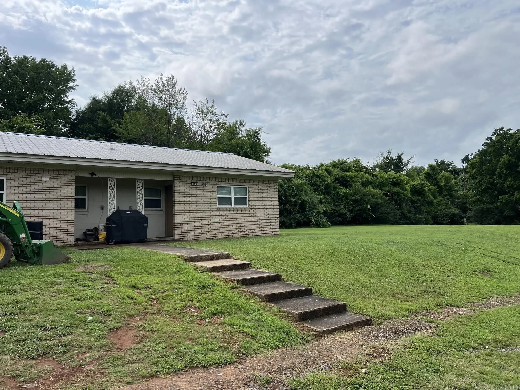 Property at 1111  Weiss - Image 4