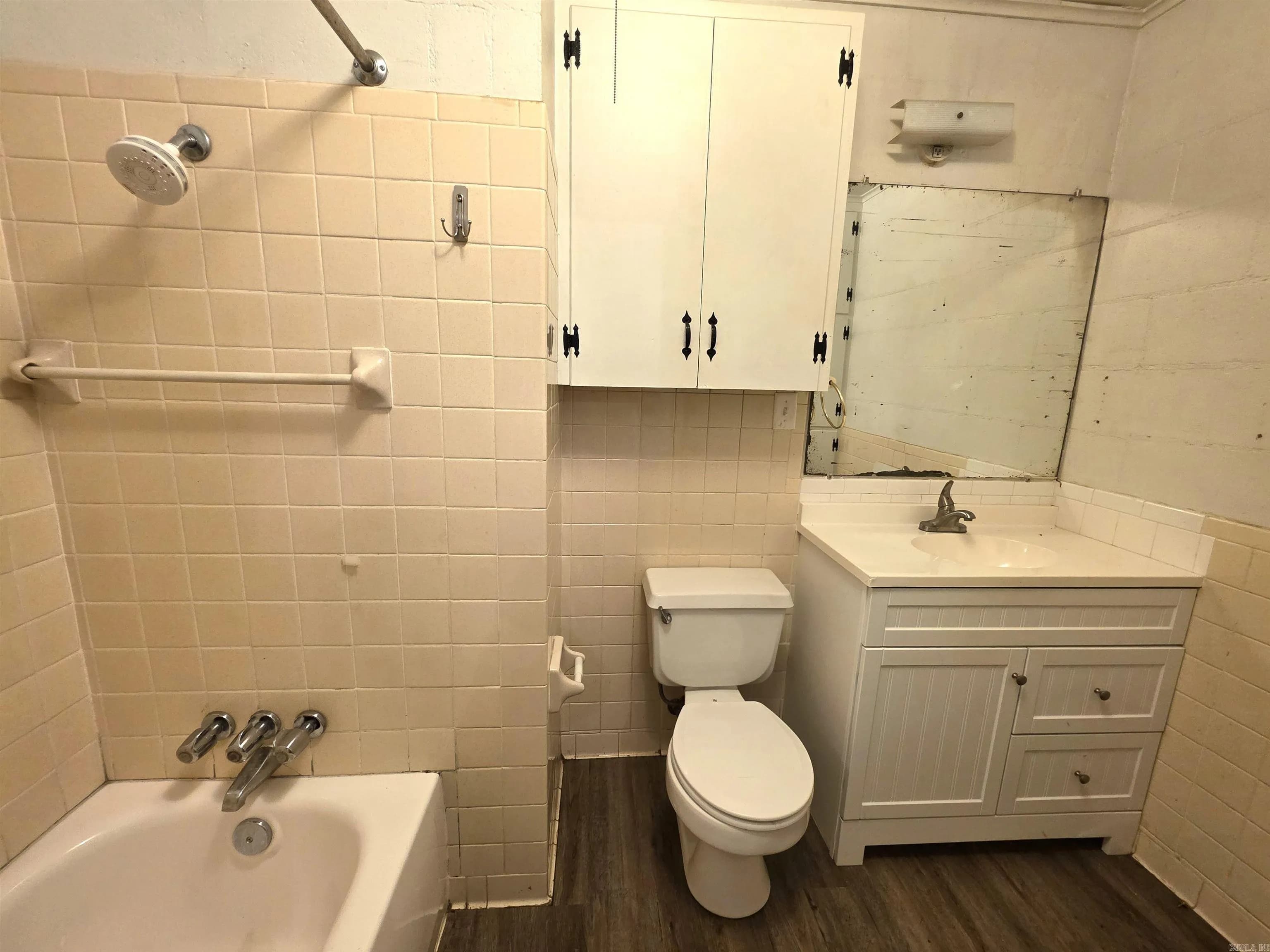 Property at 1111  Weiss - Image 22