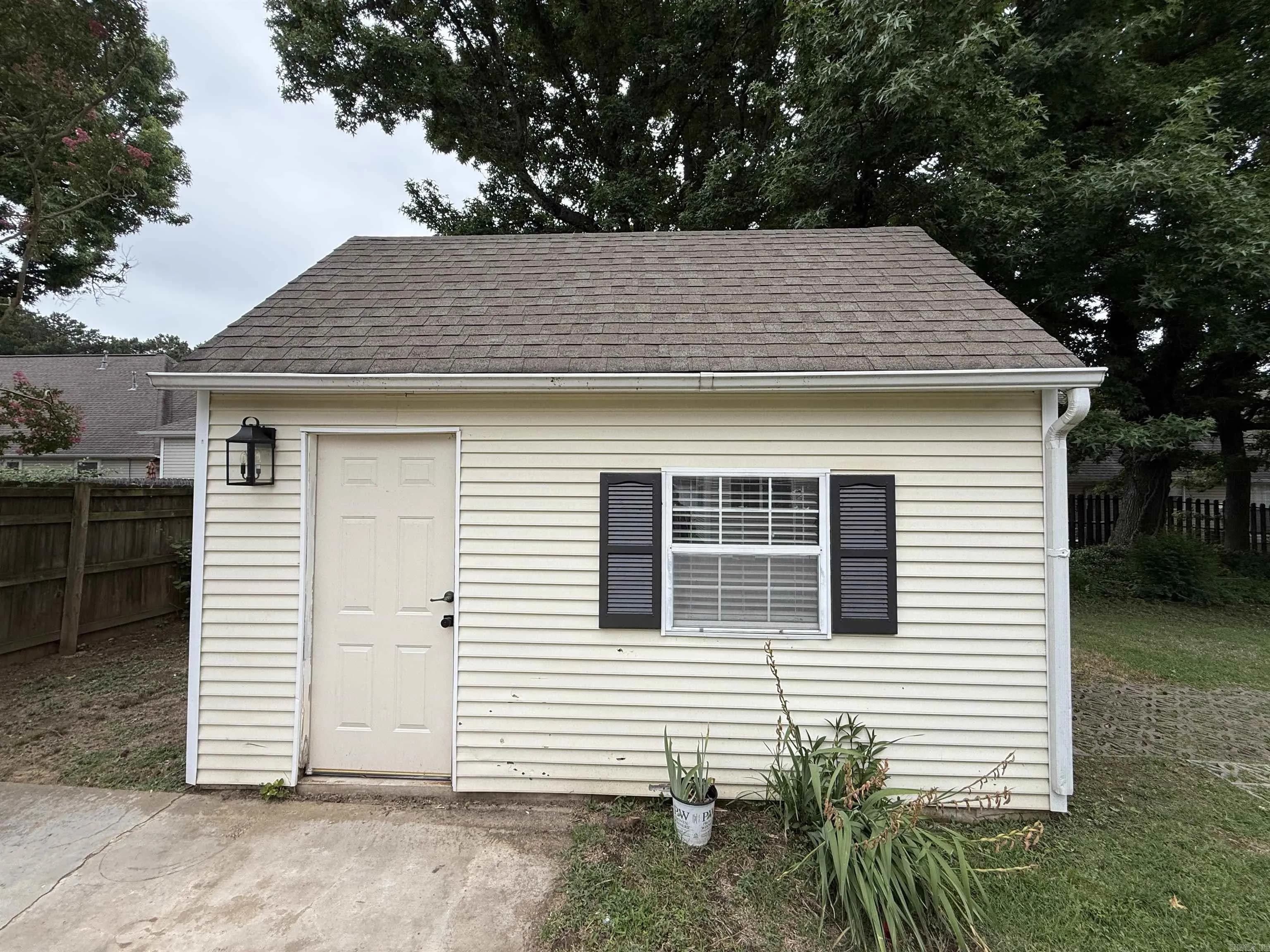 Property at 415  Chesapeake - Image 13