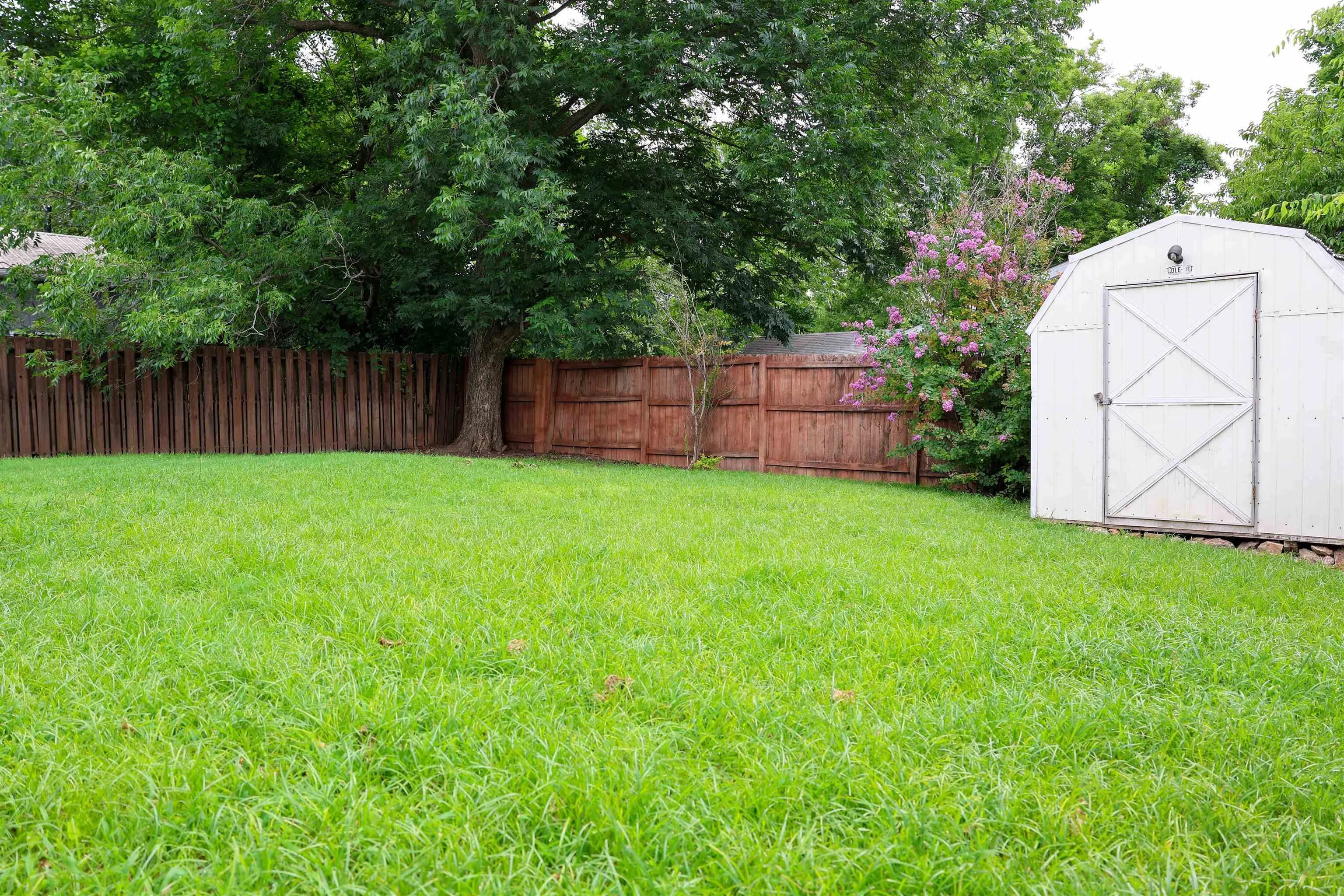 Property at 601 E 4th st - Image 33