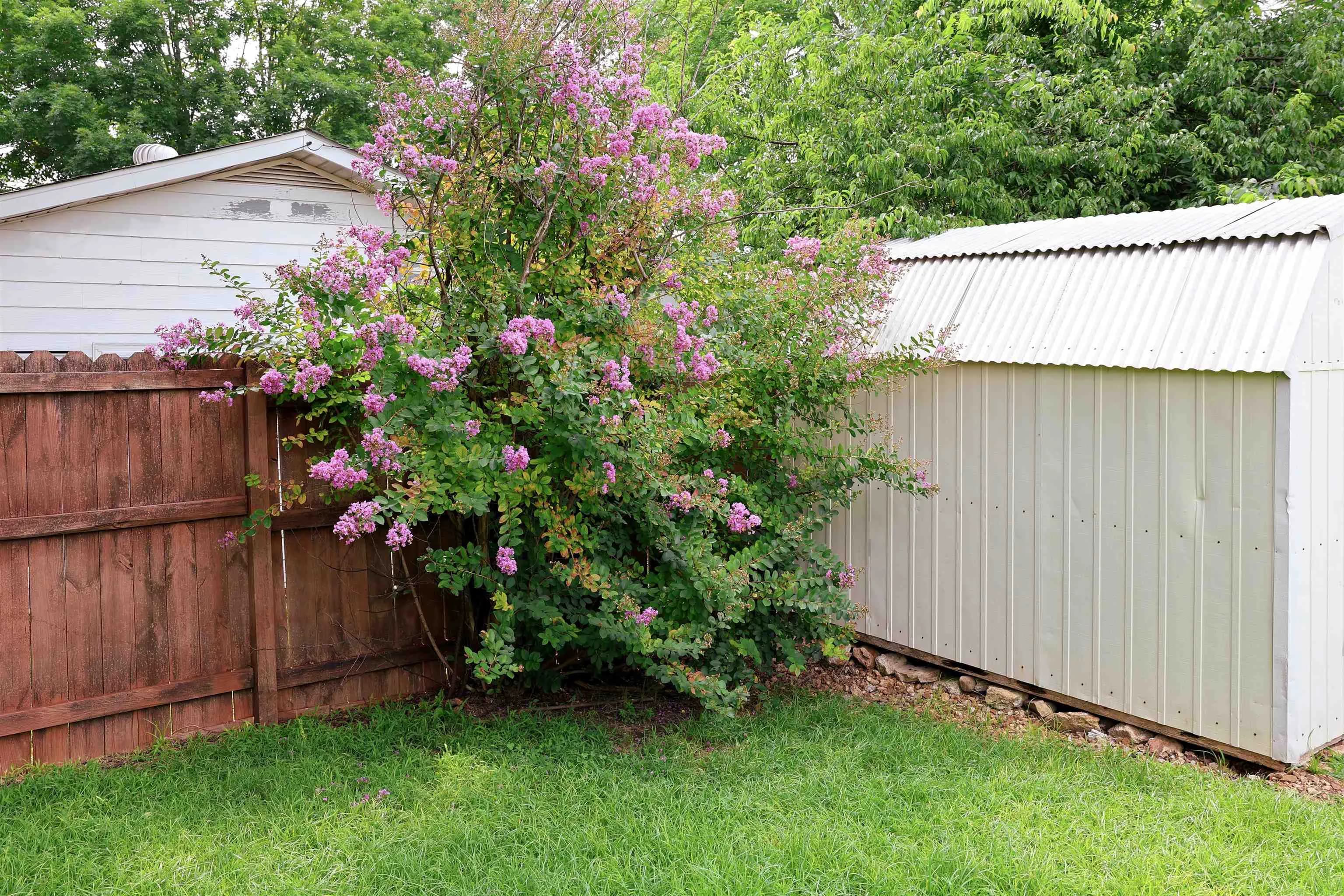Property at 601 E 4th st - Image 36