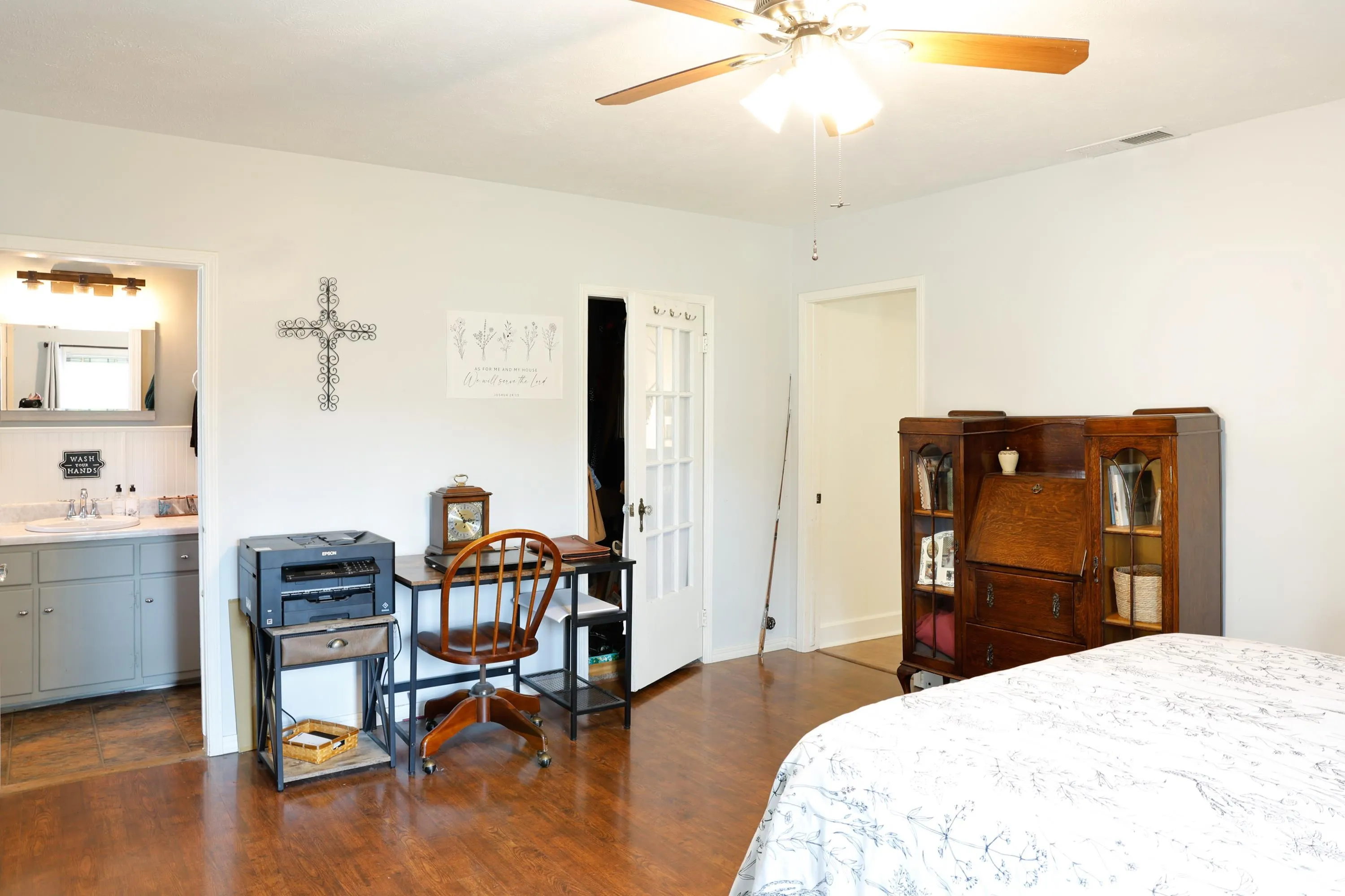 Property at 601 E 4th st - Image 13