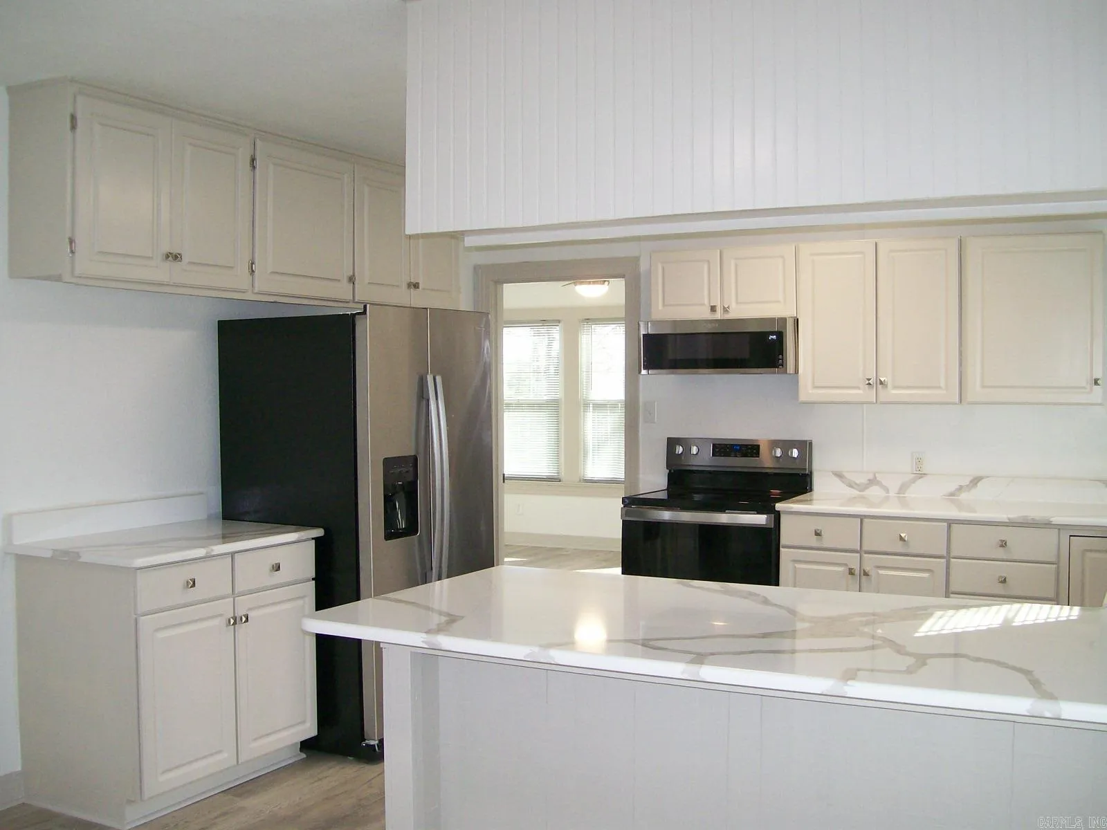 Property at 107  Noxon - Image 8