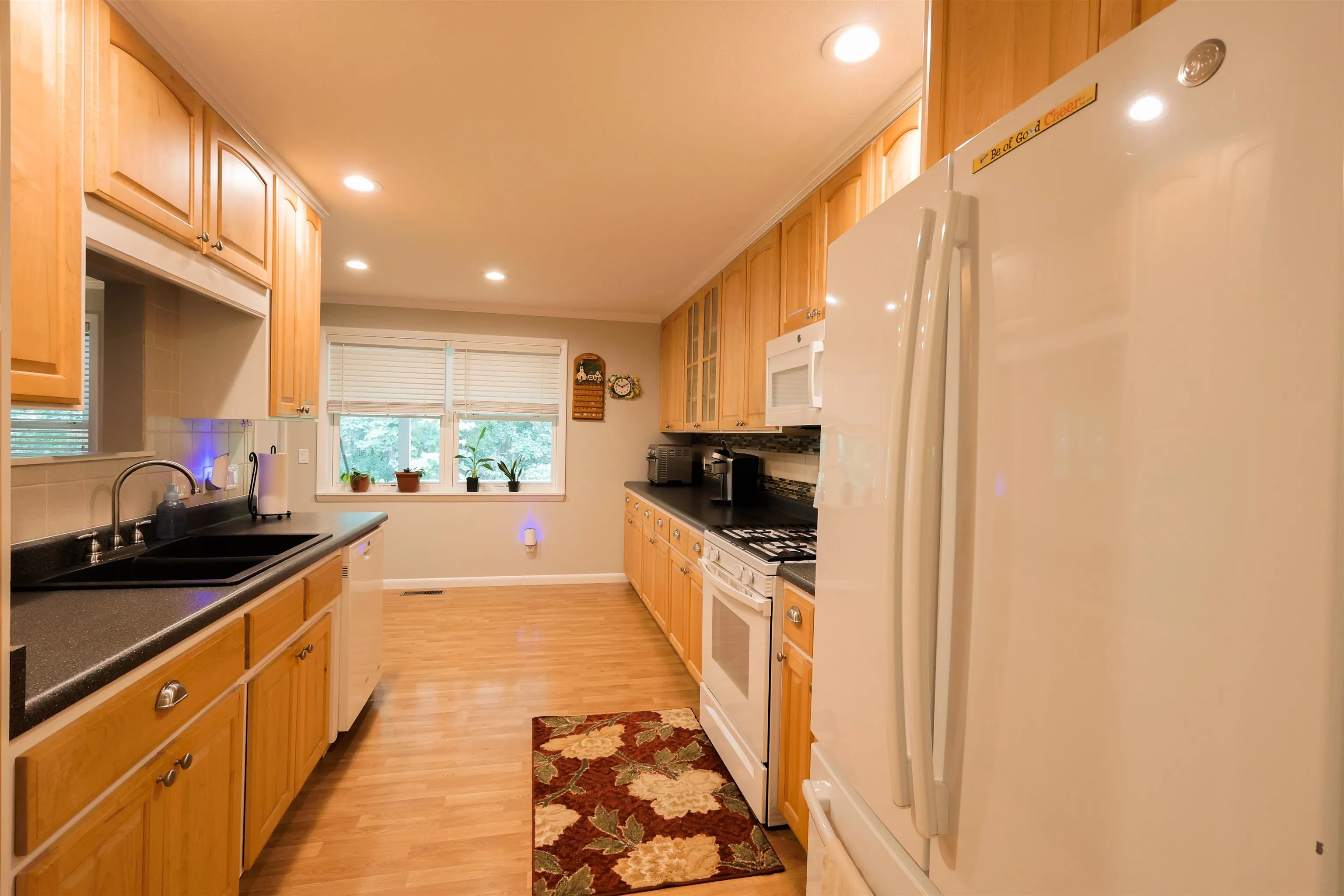 Property at 684  Townsend - Image 4