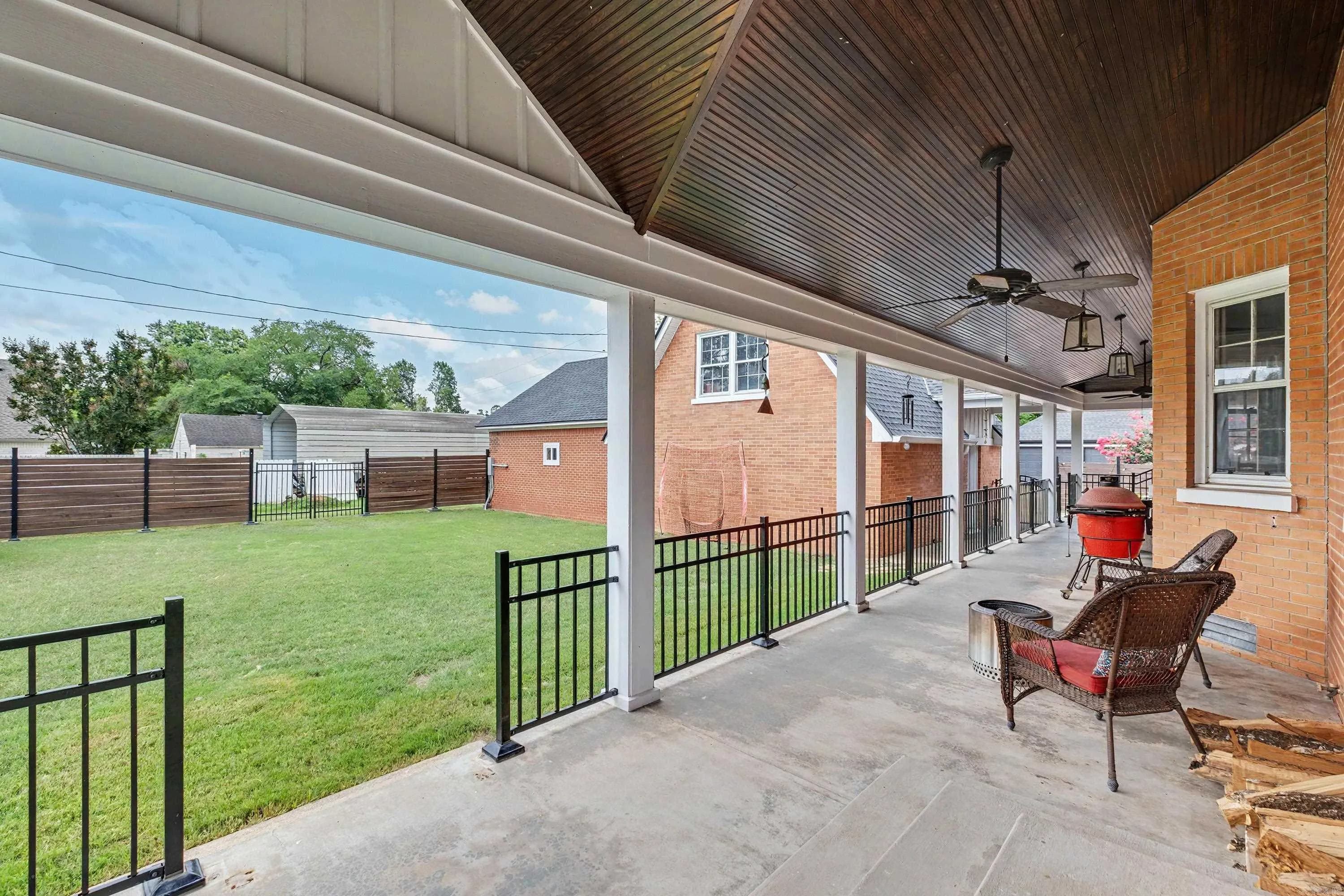 Property at 406 W Narroway - Image 16