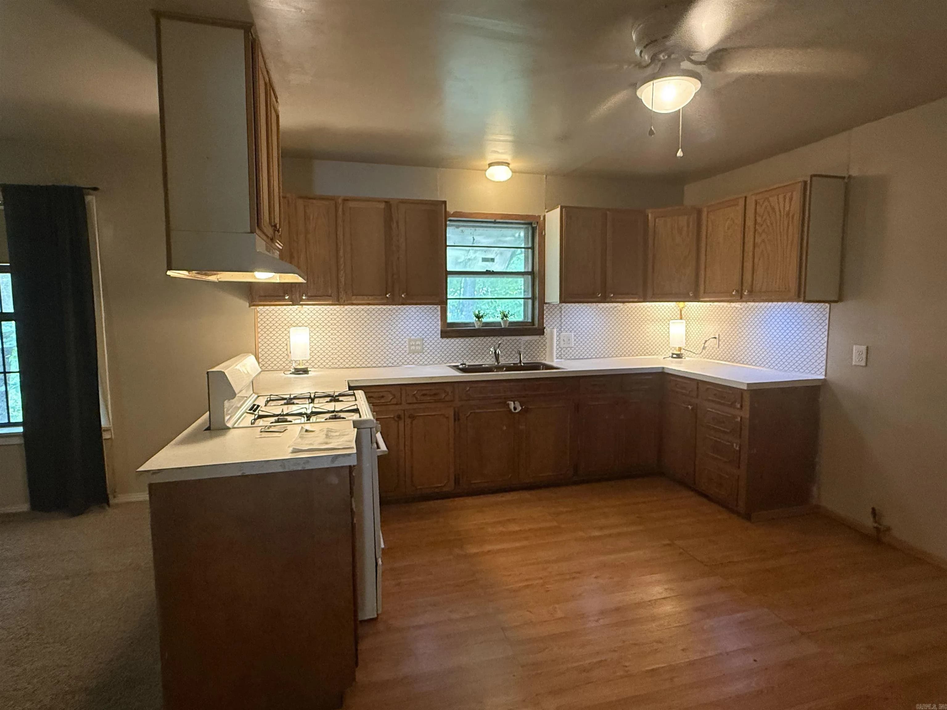 Property at 505 W Park - Image 19