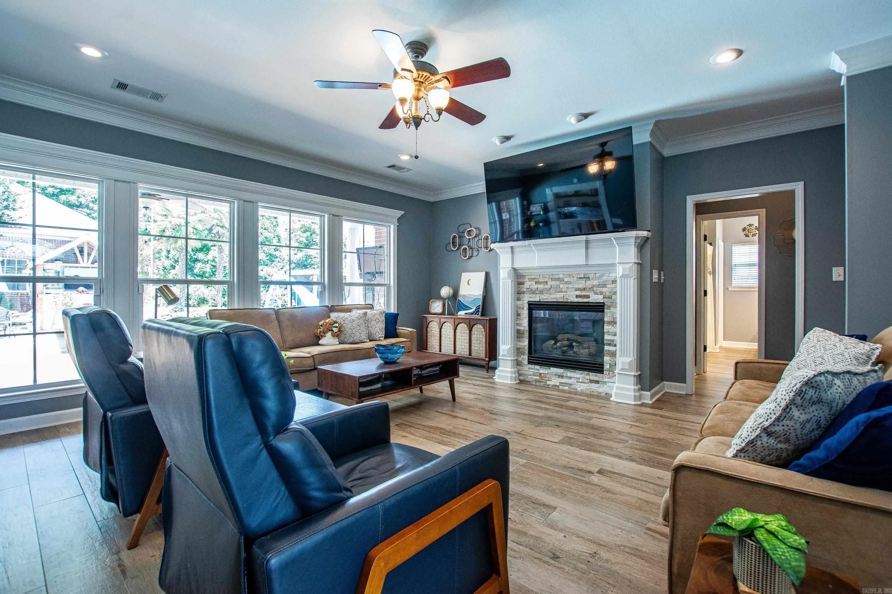 Property at 824  Sedgefield - Image 17