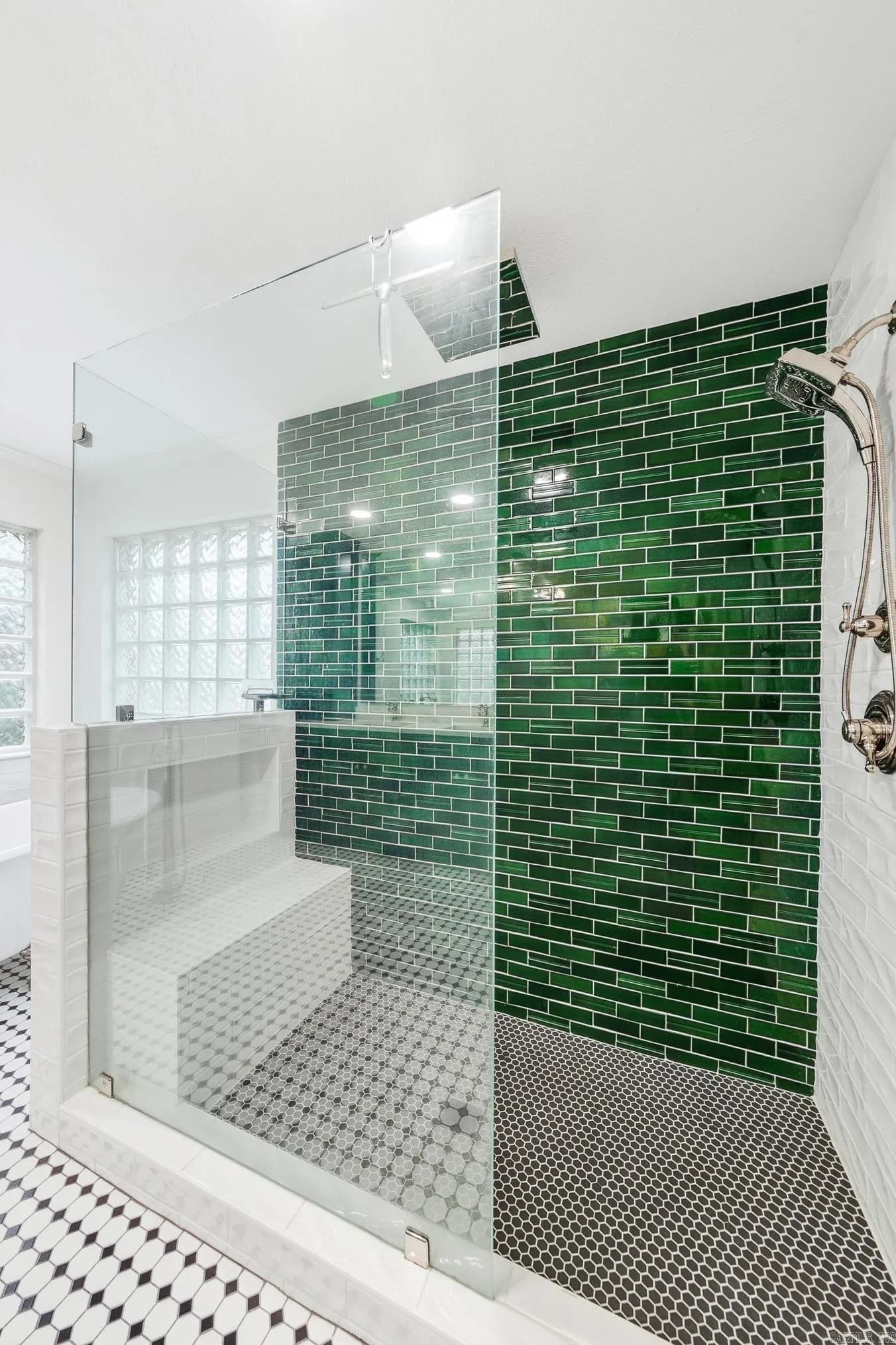 Property at 1715  Royal drive - Image 34