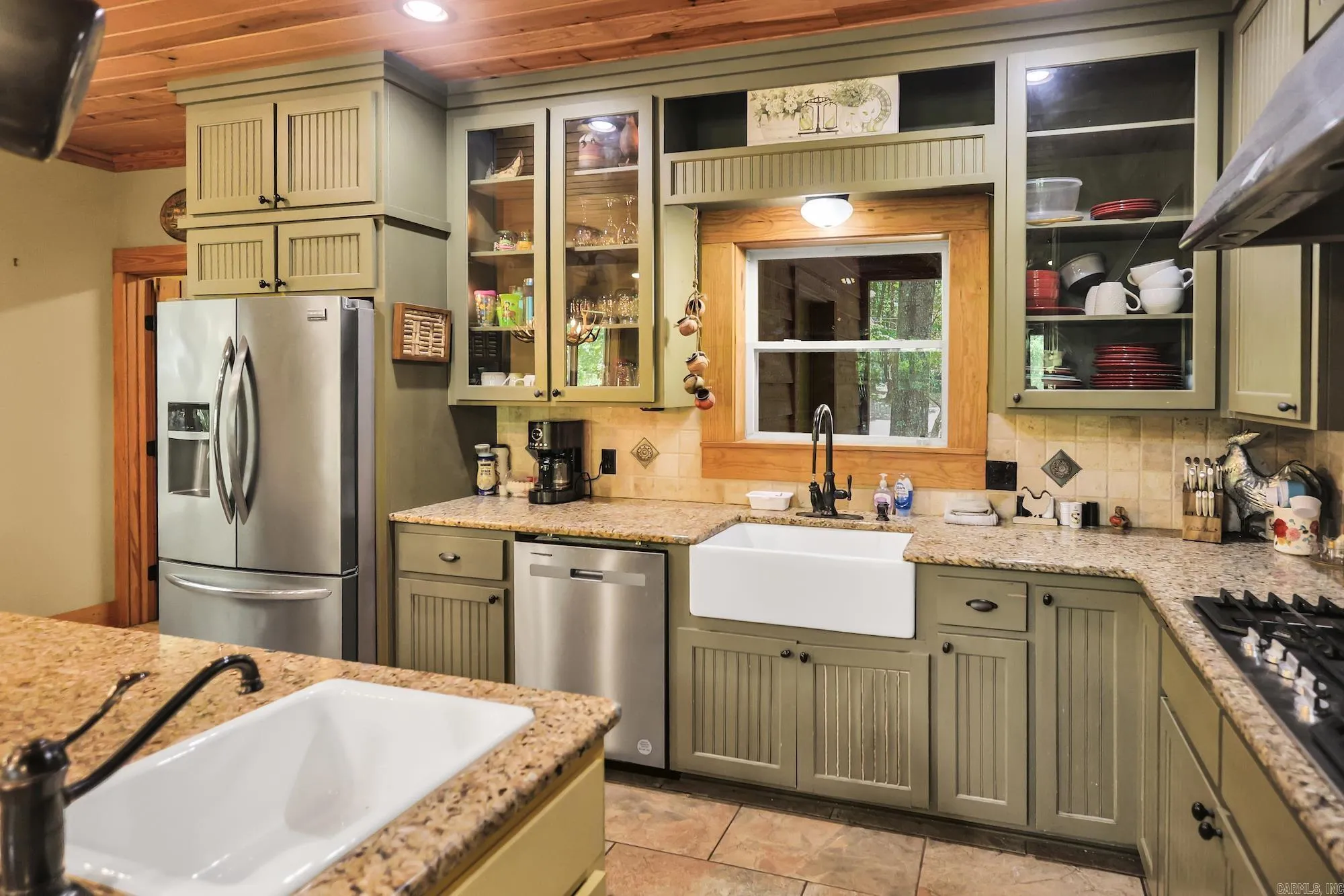 Property at 1020  Vaughn - Image 14