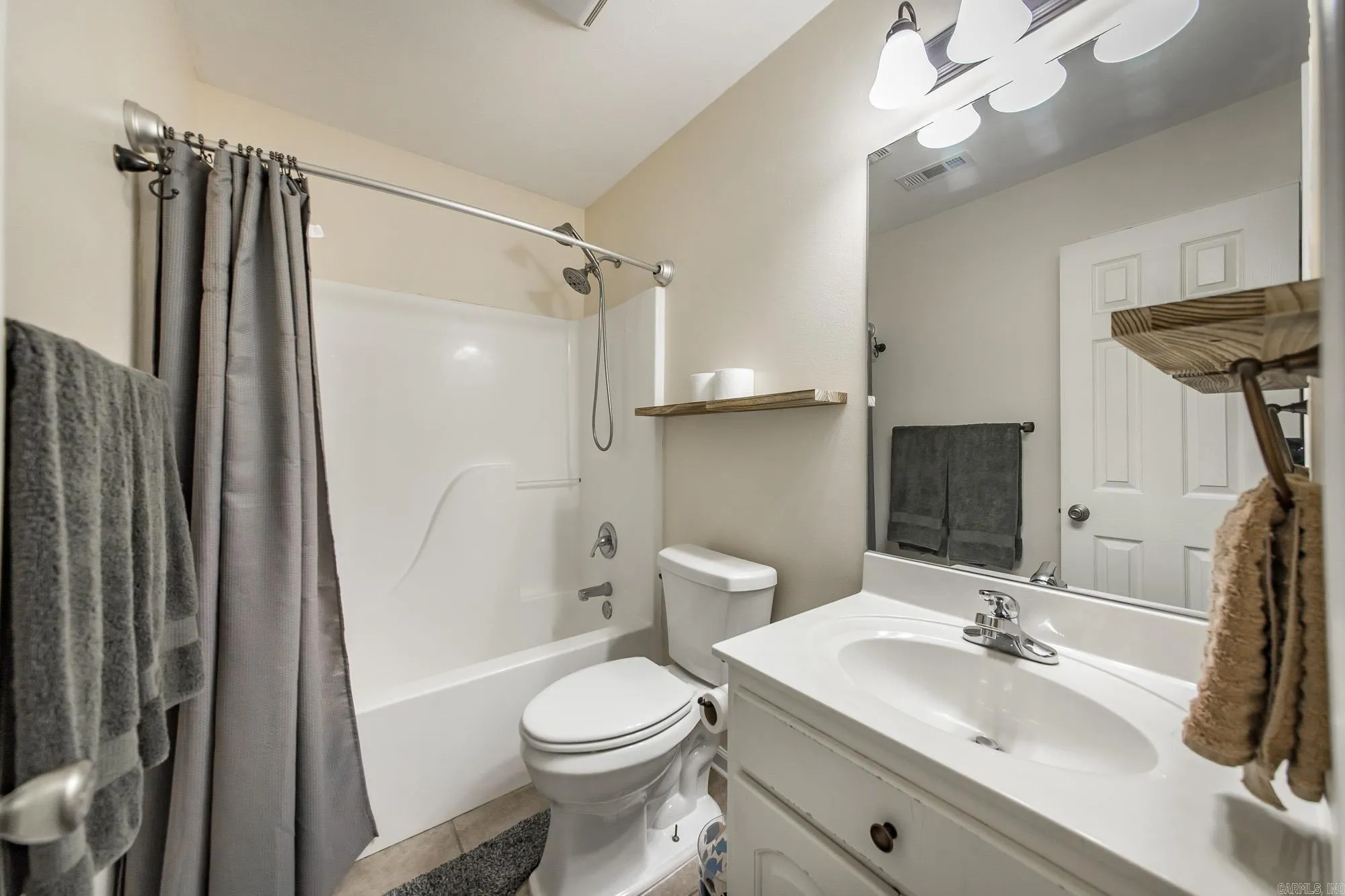 Property at 32  Orchid - Image 23