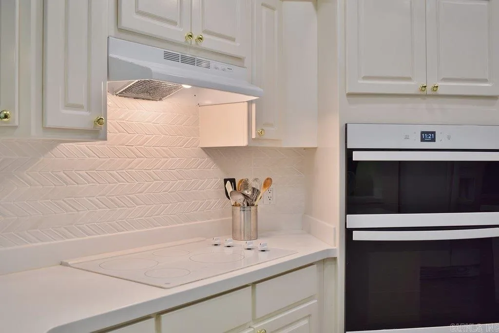 Property at 97  Mansilla - Image 16