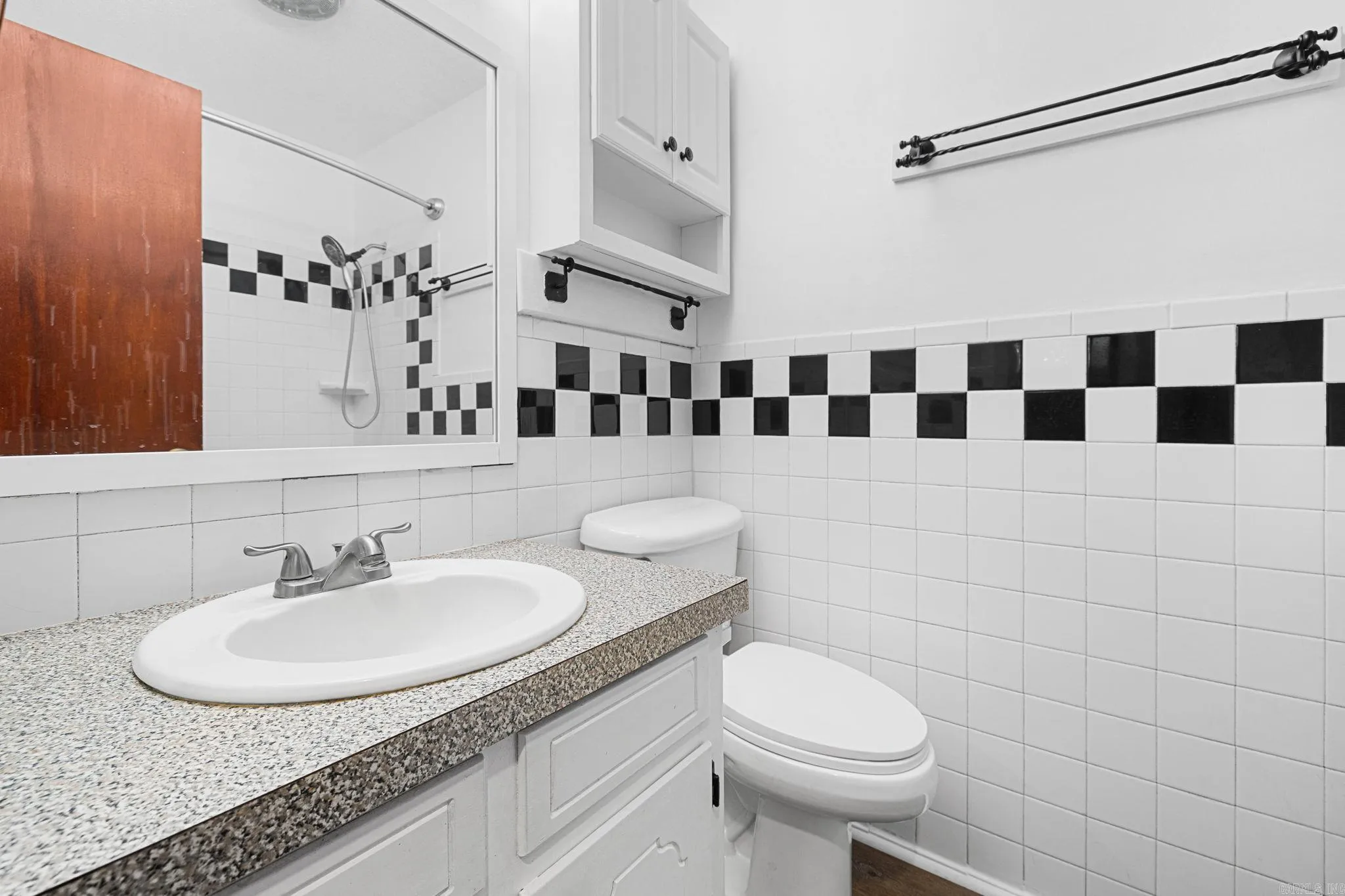 Property at 516 E Elm - Image 20