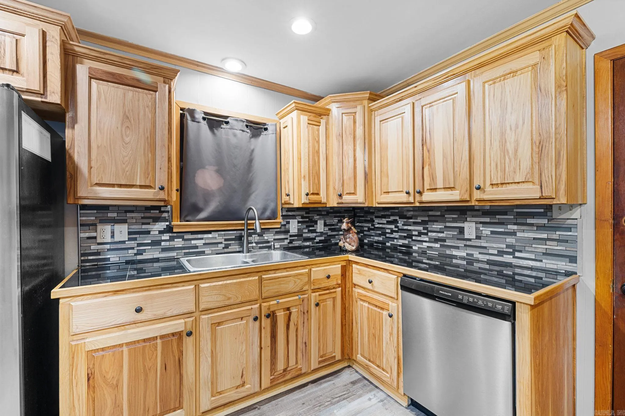 Property at 516 E Elm - Image 12