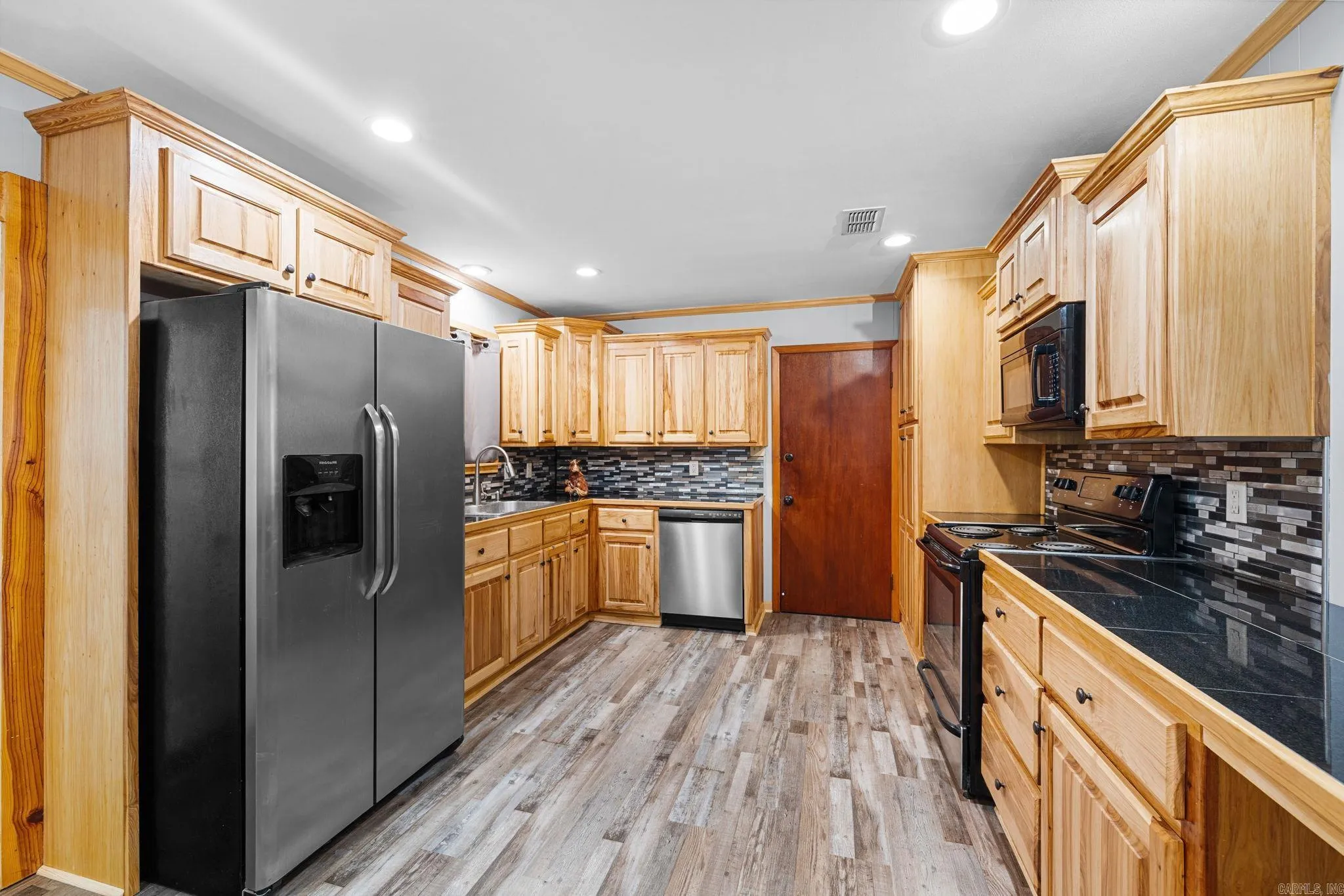 Property at 516 E Elm - Image 11