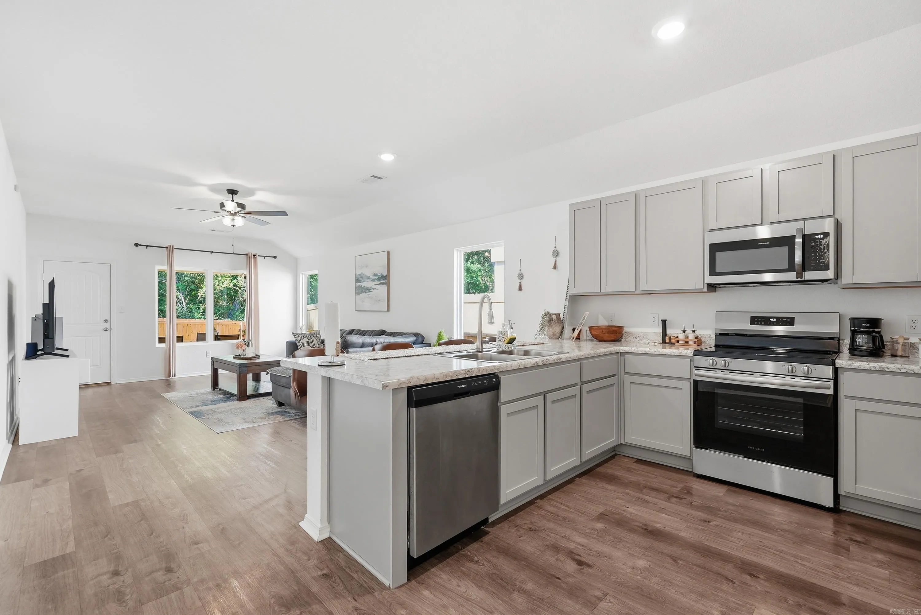 Property at 1266  Crotale - Image 6